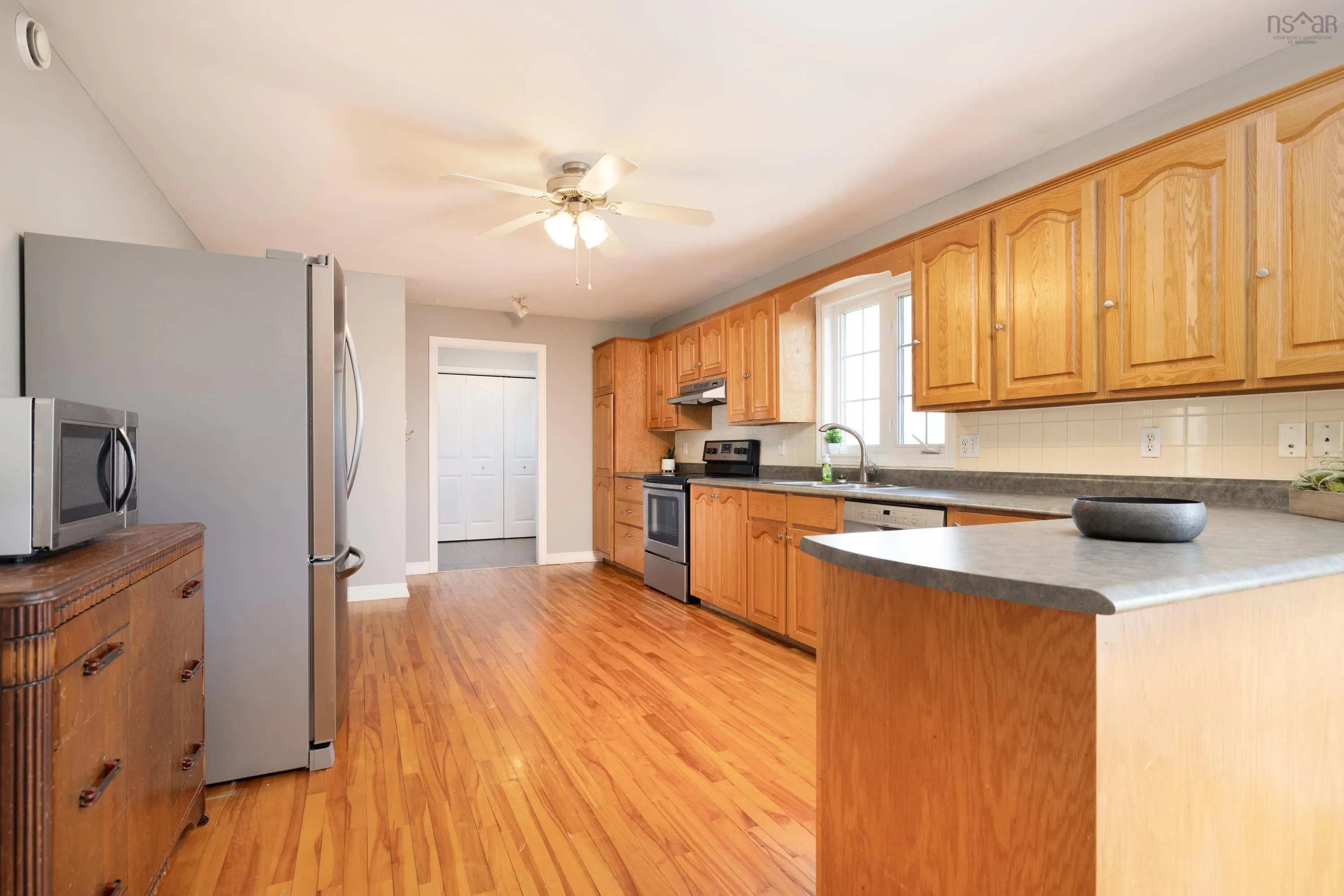 2210 Shore Road, Eastern Passage Ns B3g 1h6, 4 Bedrooms Bedrooms, ,4 BathroomsBathrooms,Residential,For Sale,Shore,202505247
