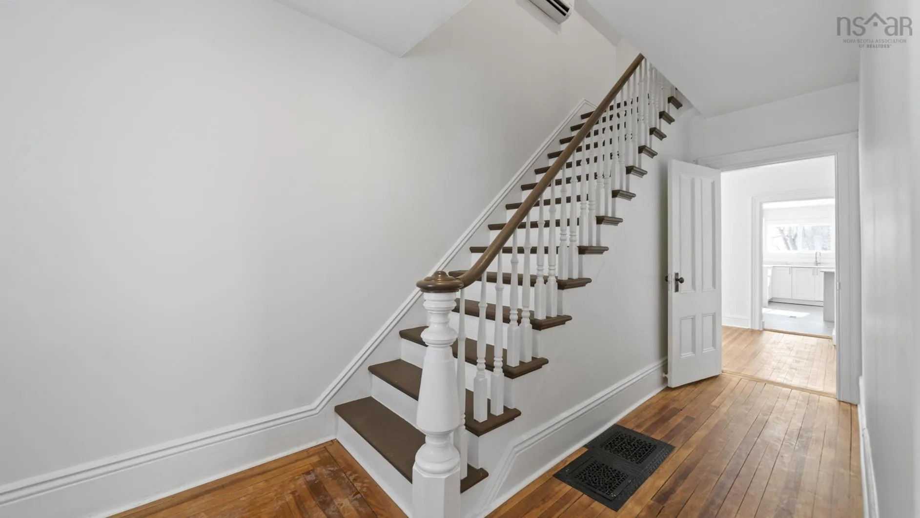 74 Duke Street, Truro Ns B2n 2a6, 3 Bedrooms Bedrooms, ,2 BathroomsBathrooms,Residential,For Sale,Duke,202503377