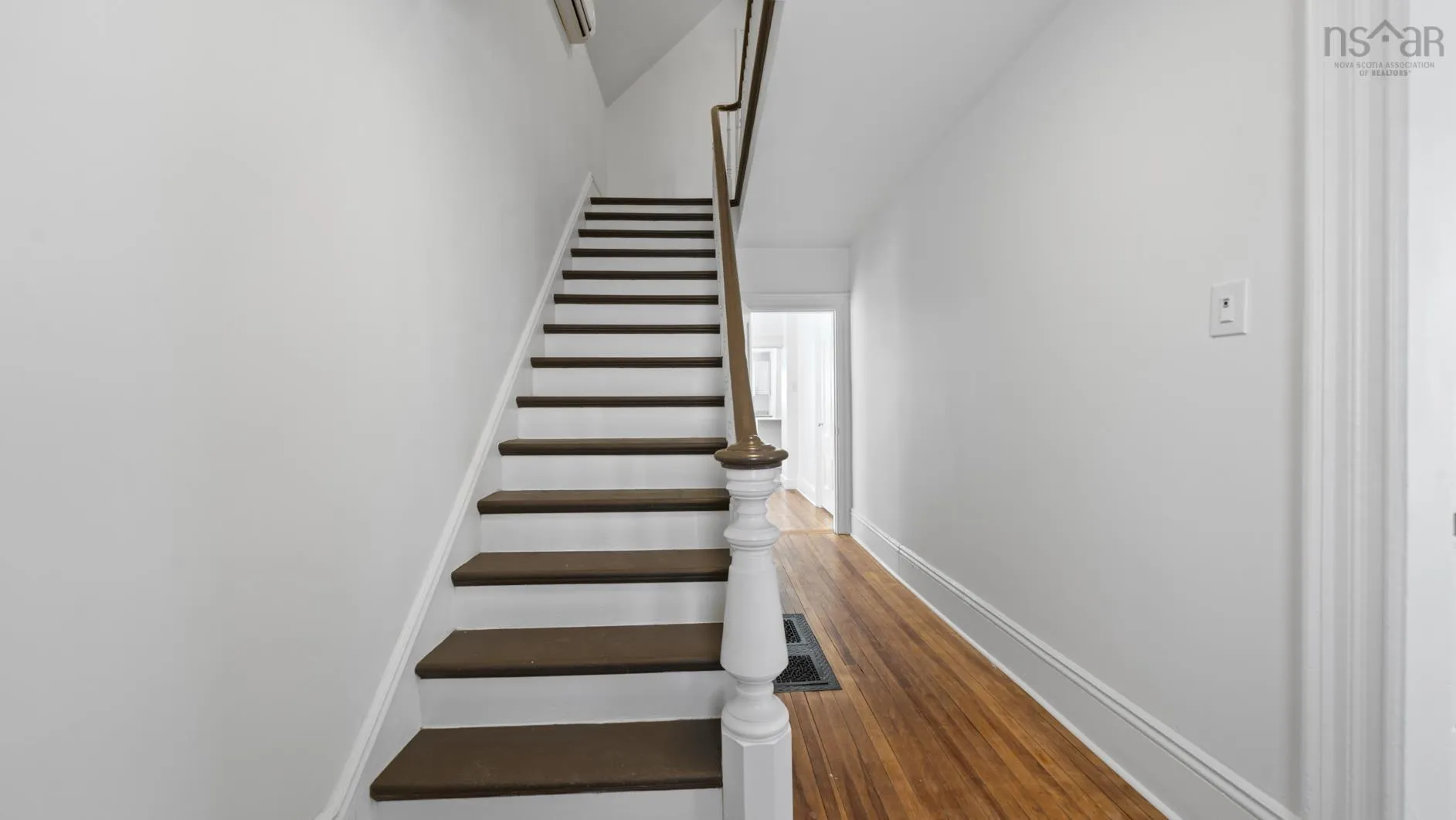 74 Duke Street, Truro Ns B2n 2a6, 3 Bedrooms Bedrooms, ,2 BathroomsBathrooms,Residential,For Sale,Duke,202503377