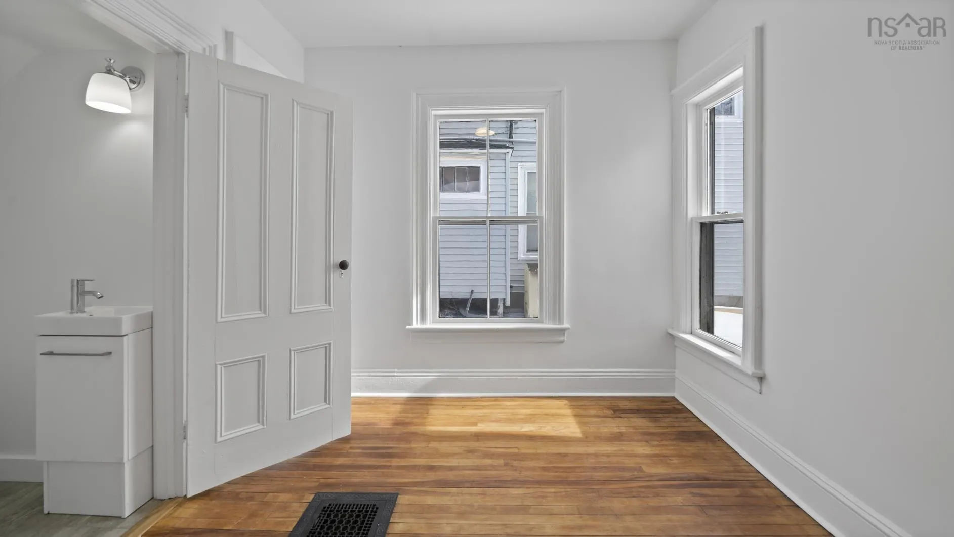 74 Duke Street, Truro Ns B2n 2a6, 3 Bedrooms Bedrooms, ,2 BathroomsBathrooms,Residential,For Sale,Duke,202503377