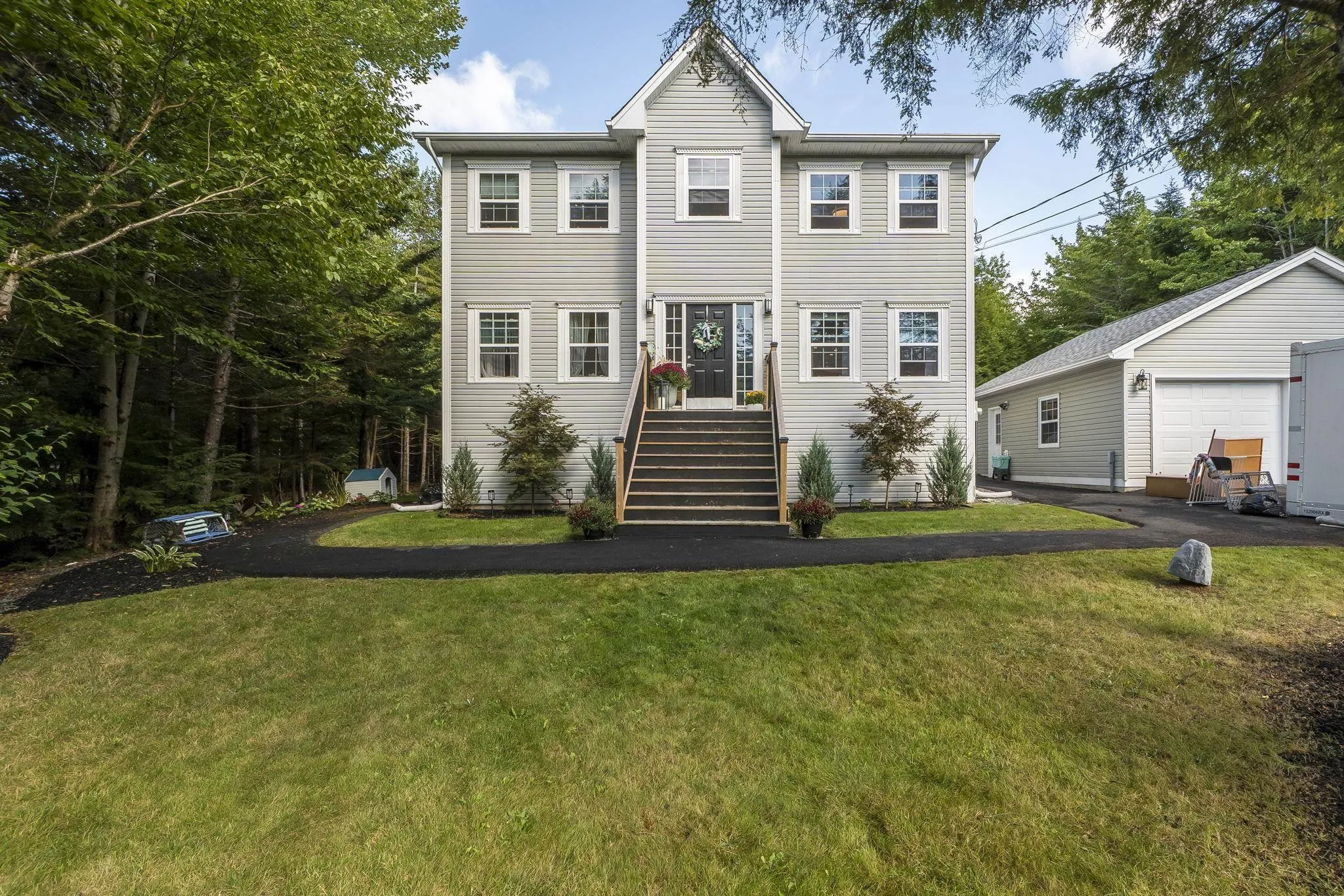 579 Waterstone Run, Hammonds Plains, NS B4B 1X6, 4 Bedrooms Bedrooms, ,4 BathroomsBathrooms,Residential,For Sale,Waterstone Run,202523646