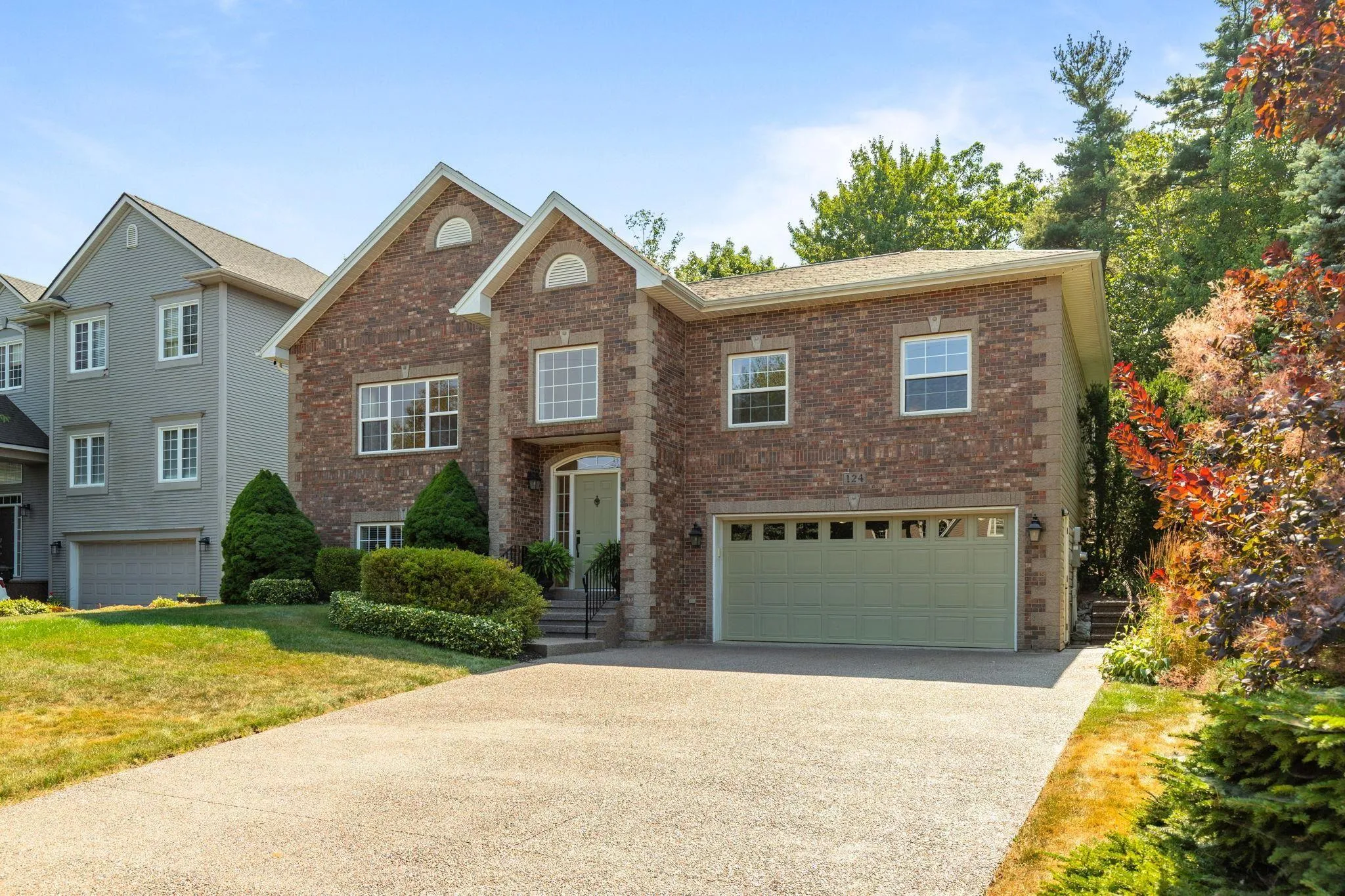 124 Lakeshore Park Terrace, Dartmouth, NS B3A 4Z4, 4 Bedrooms Bedrooms, ,3 BathroomsBathrooms,Residential,For Sale,Lakeshore Park,202520593