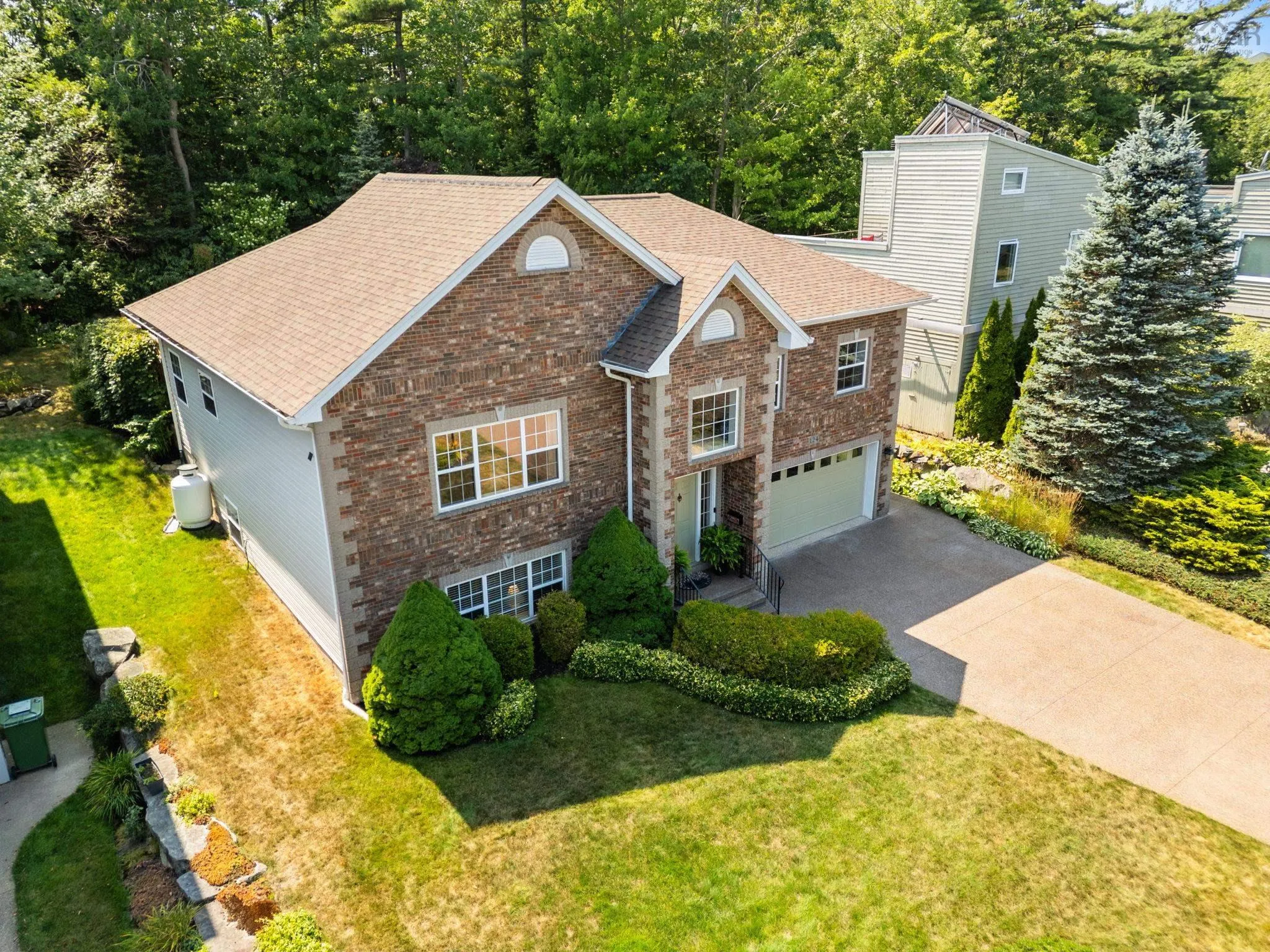124 Lakeshore Park Terrace, Dartmouth, NS B3A 4Z4, 4 Bedrooms Bedrooms, ,3 BathroomsBathrooms,Residential,For Sale,Lakeshore Park,202520593
