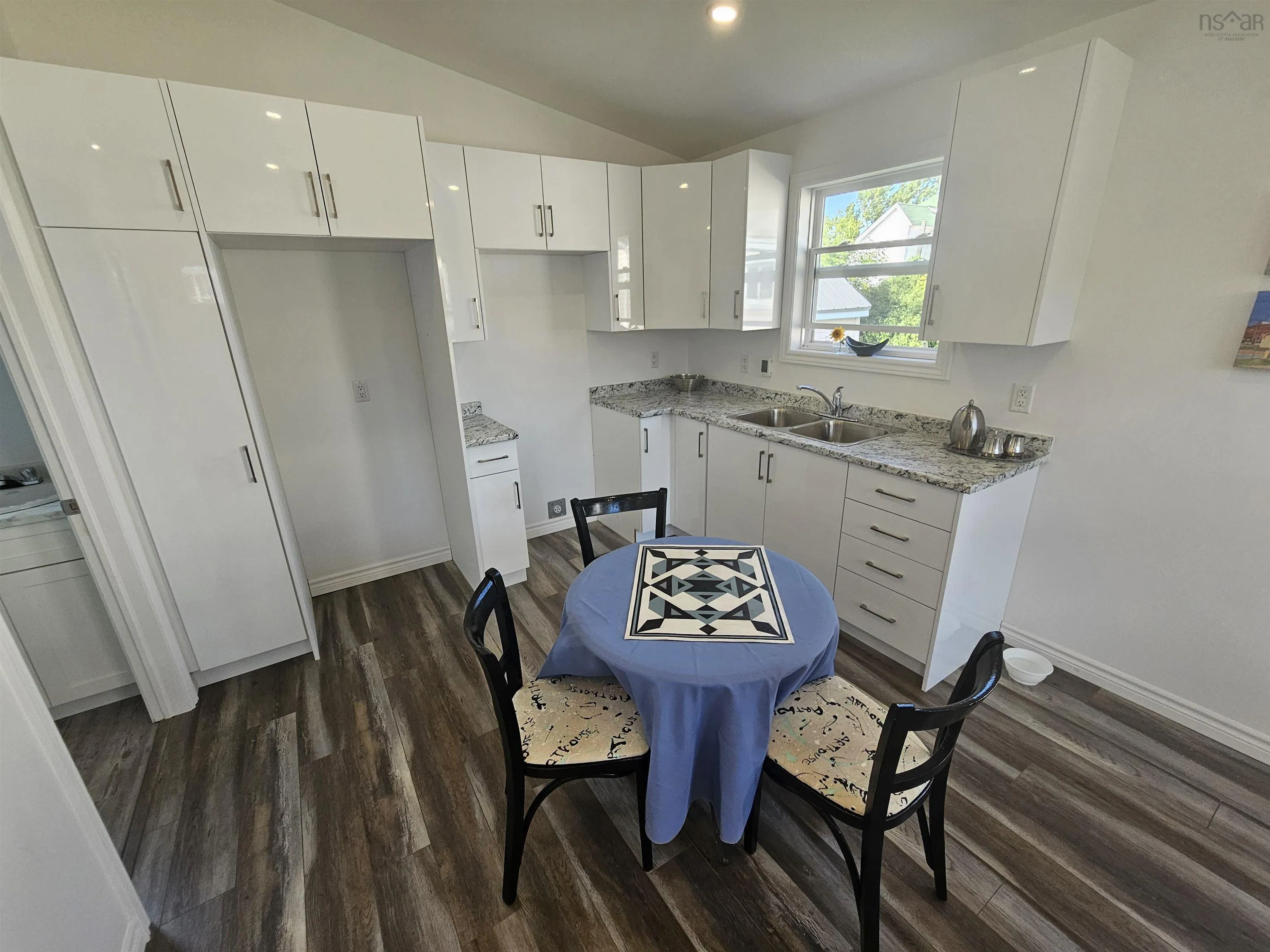 3 Cornwall Street, Amherst, NS B4H 1H3, 1 Bedroom Bedrooms, ,1 BathroomBathrooms,Residential,For Sale,Cornwall,202519292