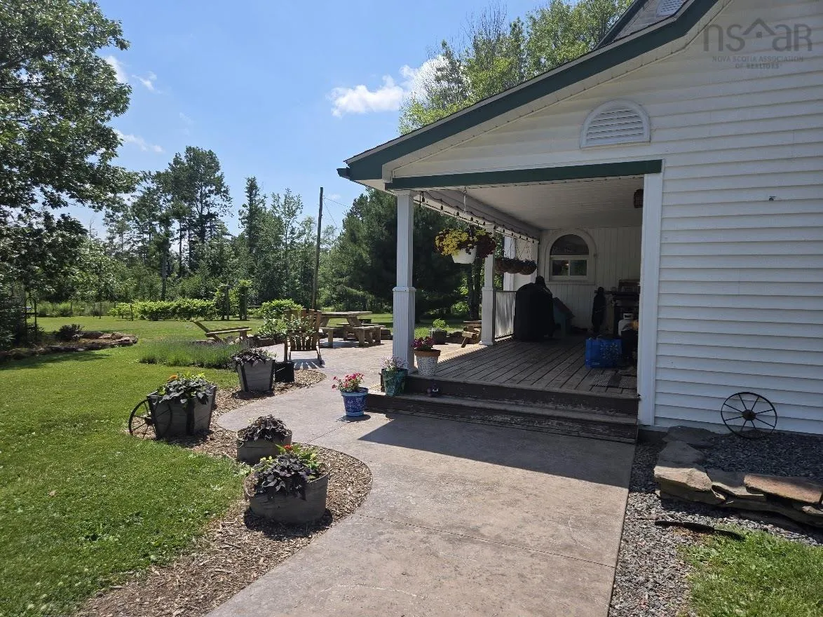 510 Sand Point Road, Barrachois, NS B0K 1V0, 3 Bedrooms Bedrooms, ,2 BathroomsBathrooms,Residential,For Sale,Sand Point,202520579