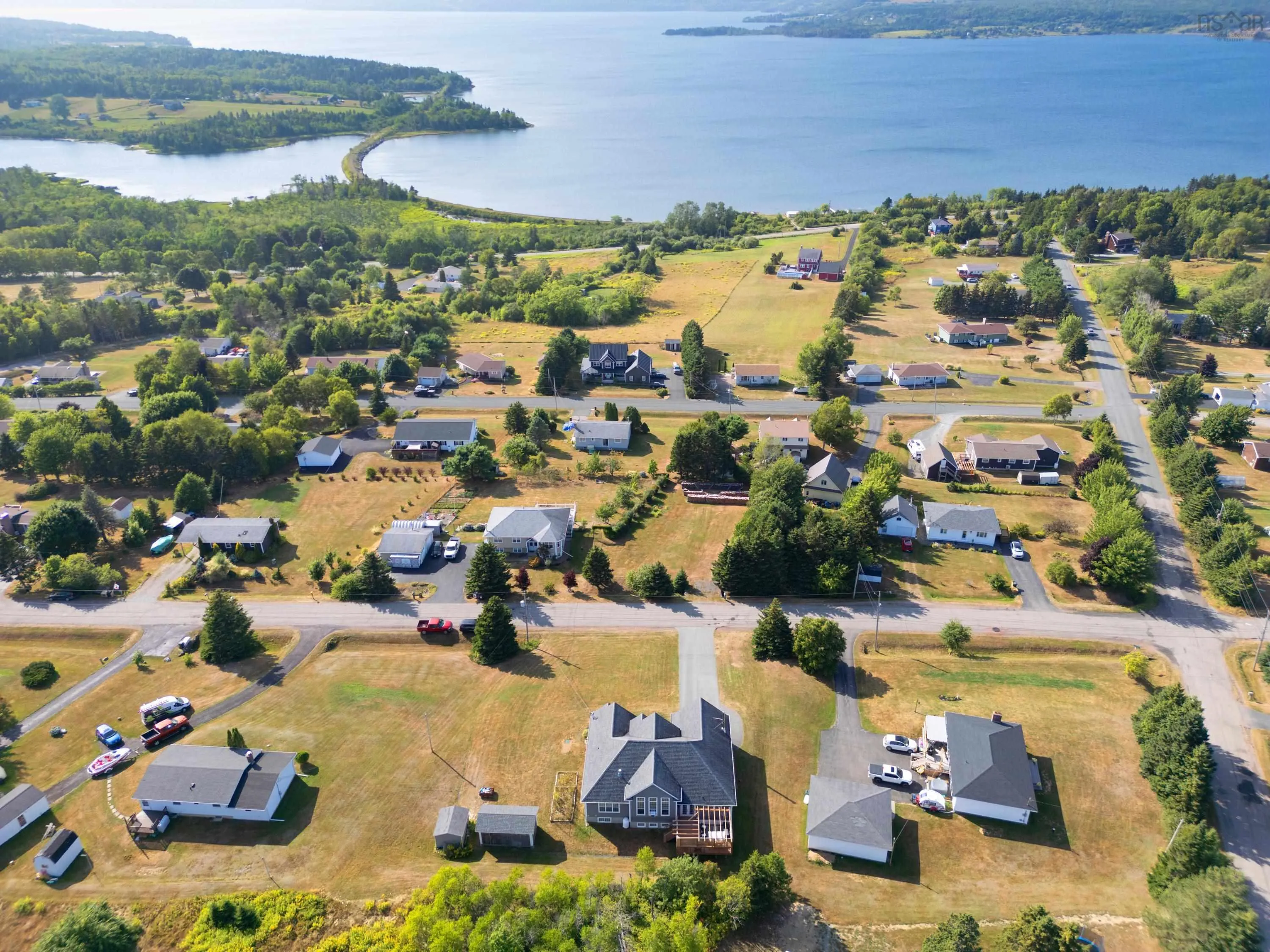22 Helens Avenue, Georges River, NS B1Y 3G4, 4 Bedrooms Bedrooms, ,3 BathroomsBathrooms,Residential,For Sale,Helens Avenue,202520967