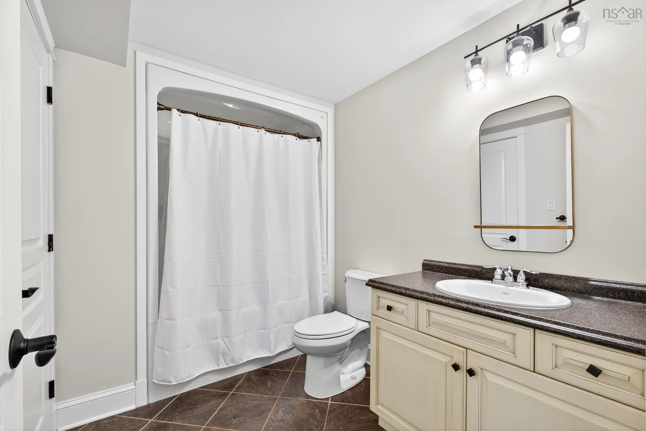 22 Helens Avenue, Georges River, NS B1Y 3G4, 4 Bedrooms Bedrooms, ,3 BathroomsBathrooms,Residential,For Sale,Helens Avenue,202520967