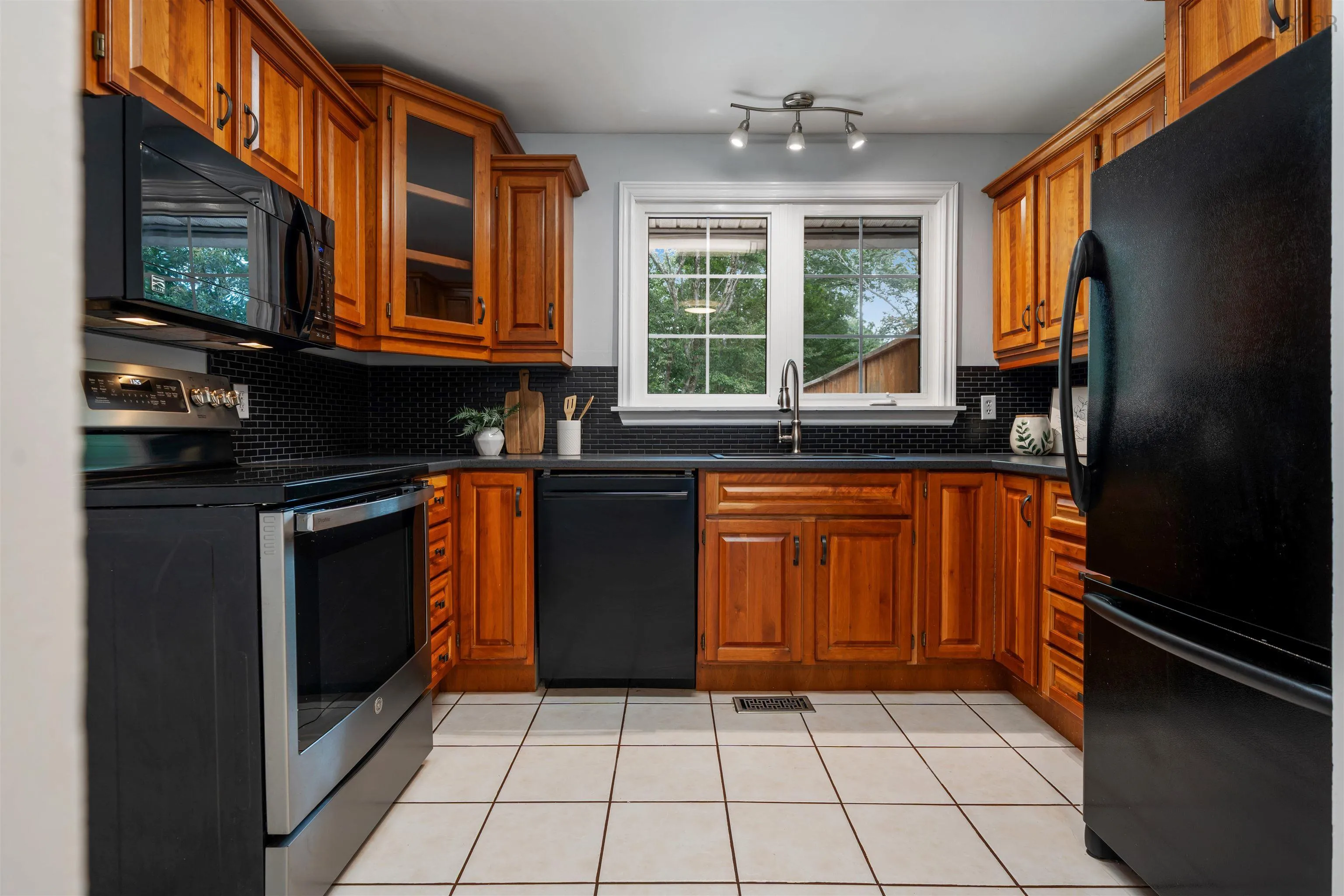 33 Bareng Court, Dartmouth, NS B2X 2X3, 3 Bedrooms Bedrooms, ,2 BathroomsBathrooms,Residential,For Sale,Bareng,202521793