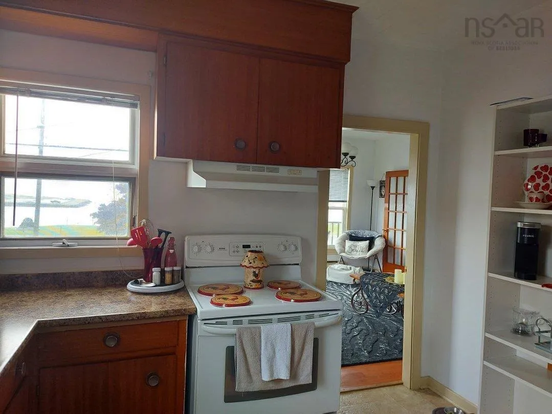 436 Purves Street, North Sydney Ns B2a 1c9, 3 Bedrooms Bedrooms, ,Residential Income,For Sale,Purves,202407458
