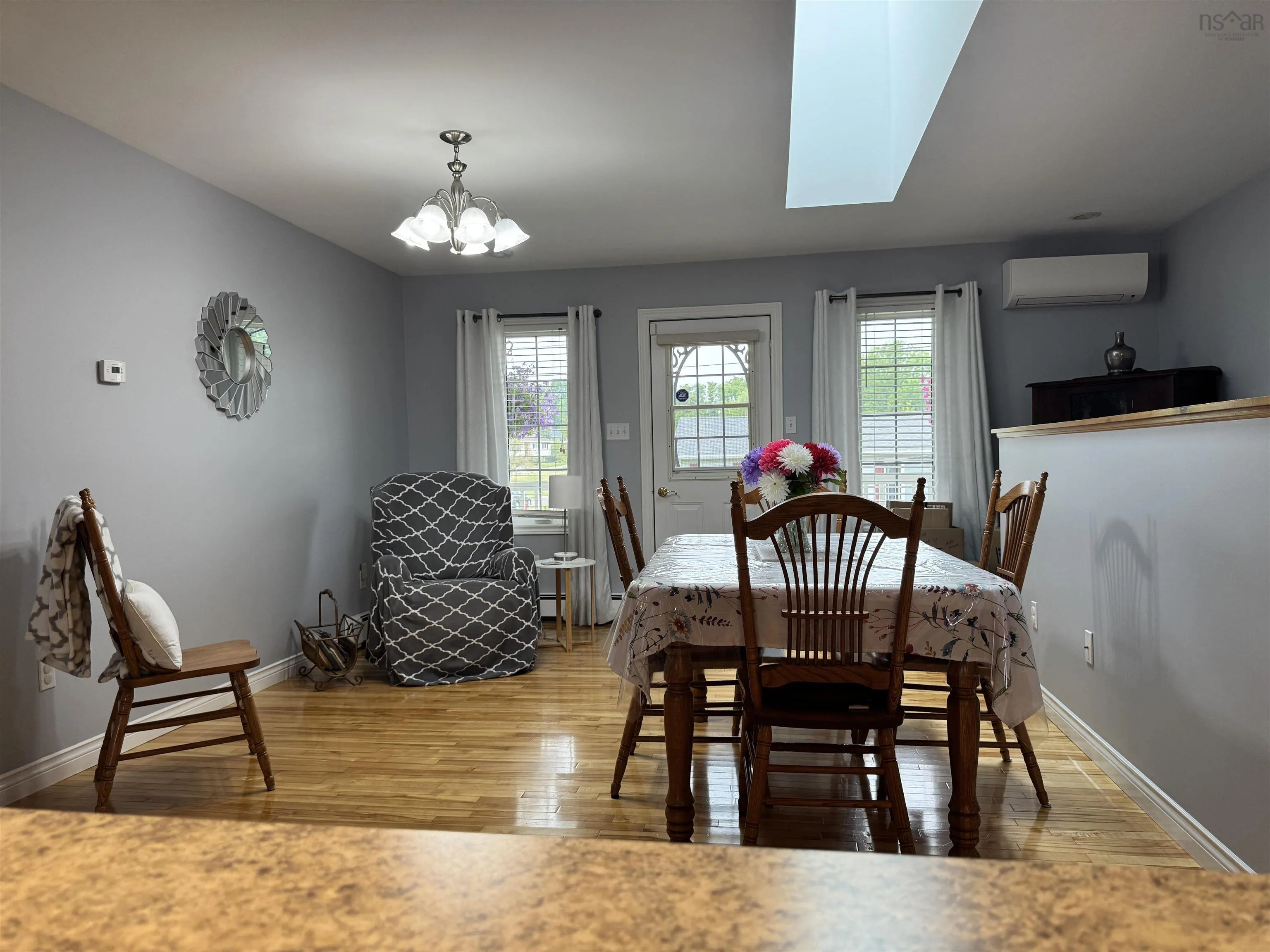 333 Queen Street, New Glasgow, NS B2H 6A6, 5 Bedrooms Bedrooms, ,3 BathroomsBathrooms,Residential,For Sale,Queen,202519540