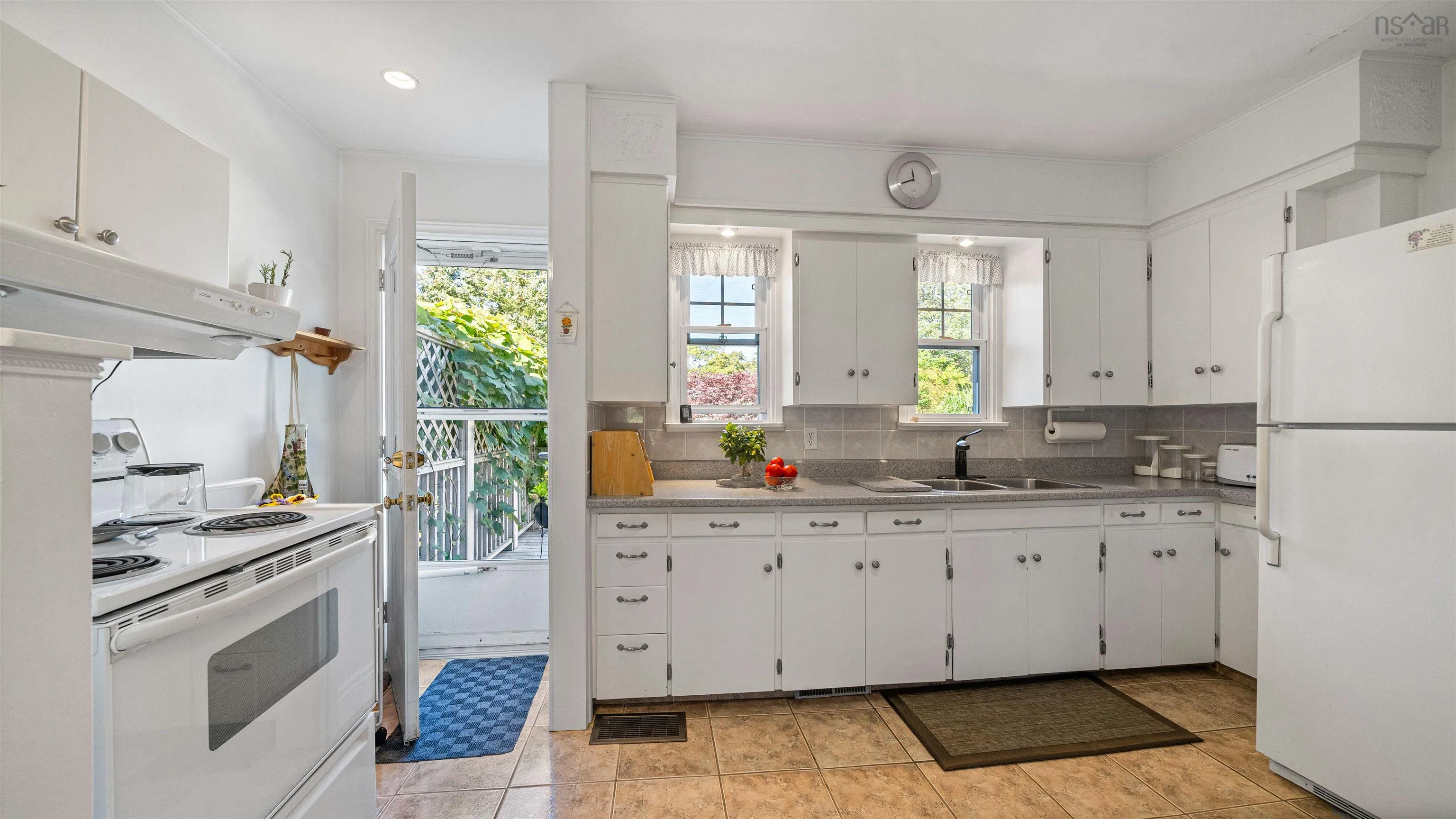 35 Symonds Street, Dartmouth, NS B3A 3L4, 3 Bedrooms Bedrooms, ,1 BathroomBathrooms,Residential,For Sale,Symonds,202523803