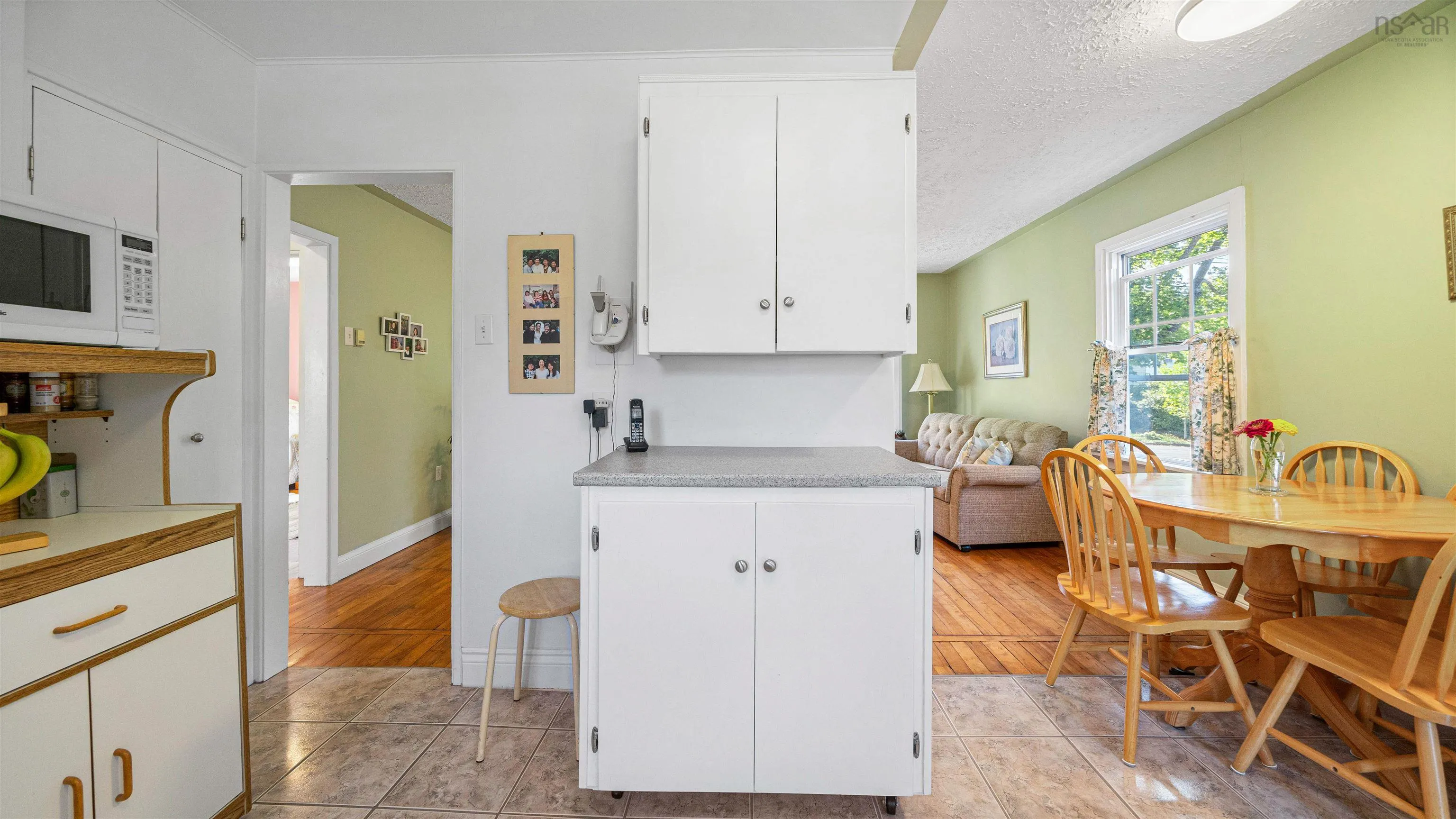 35 Symonds Street, Dartmouth, NS B3A 3L4, 3 Bedrooms Bedrooms, ,1 BathroomBathrooms,Residential,For Sale,Symonds,202523803
