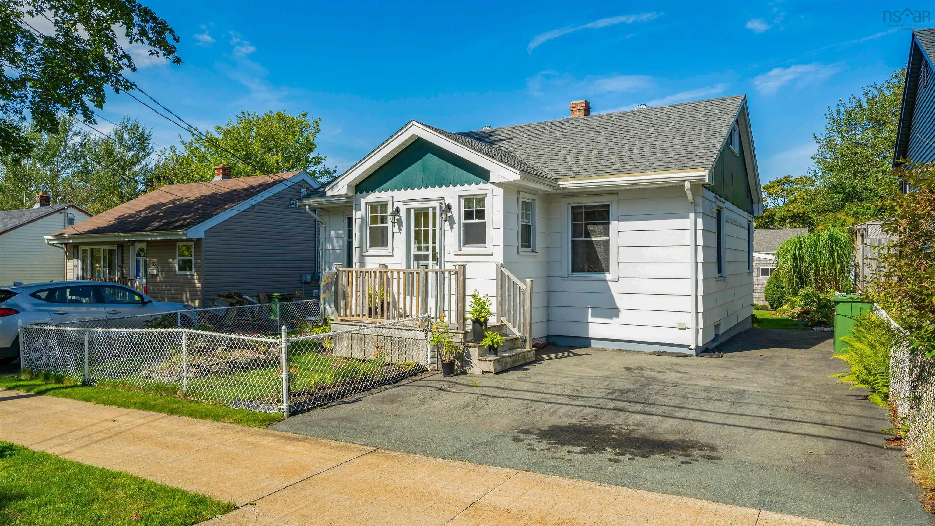 35 Symonds Street, Dartmouth, NS B3A 3L4, 3 Bedrooms Bedrooms, ,1 BathroomBathrooms,Residential,For Sale,Symonds,202523803