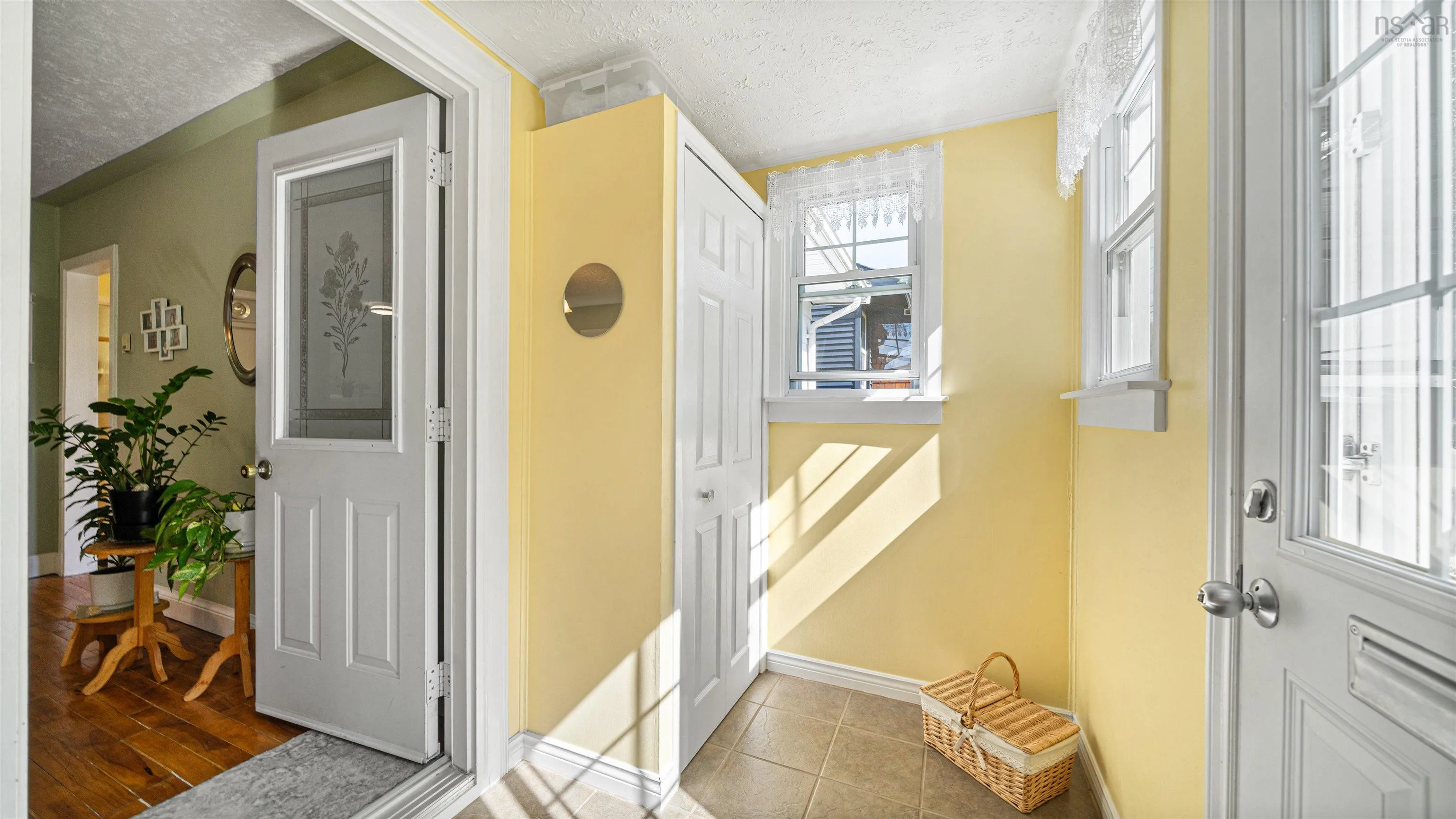 35 Symonds Street, Dartmouth, NS B3A 3L4, 3 Bedrooms Bedrooms, ,1 BathroomBathrooms,Residential,For Sale,Symonds,202523803