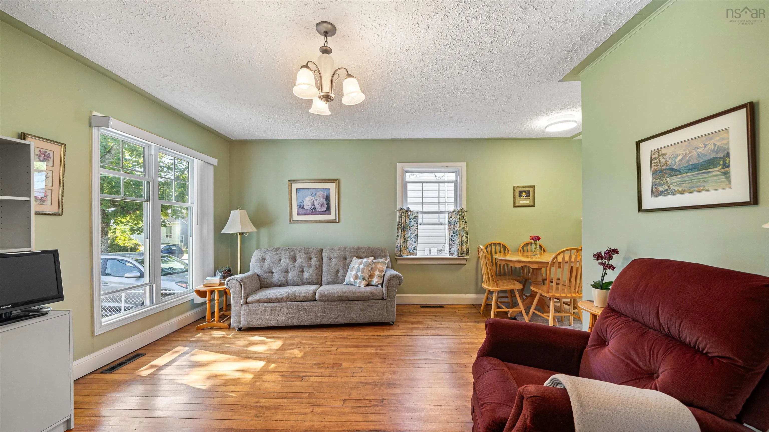 35 Symonds Street, Dartmouth, NS B3A 3L4, 3 Bedrooms Bedrooms, ,1 BathroomBathrooms,Residential,For Sale,Symonds,202523803