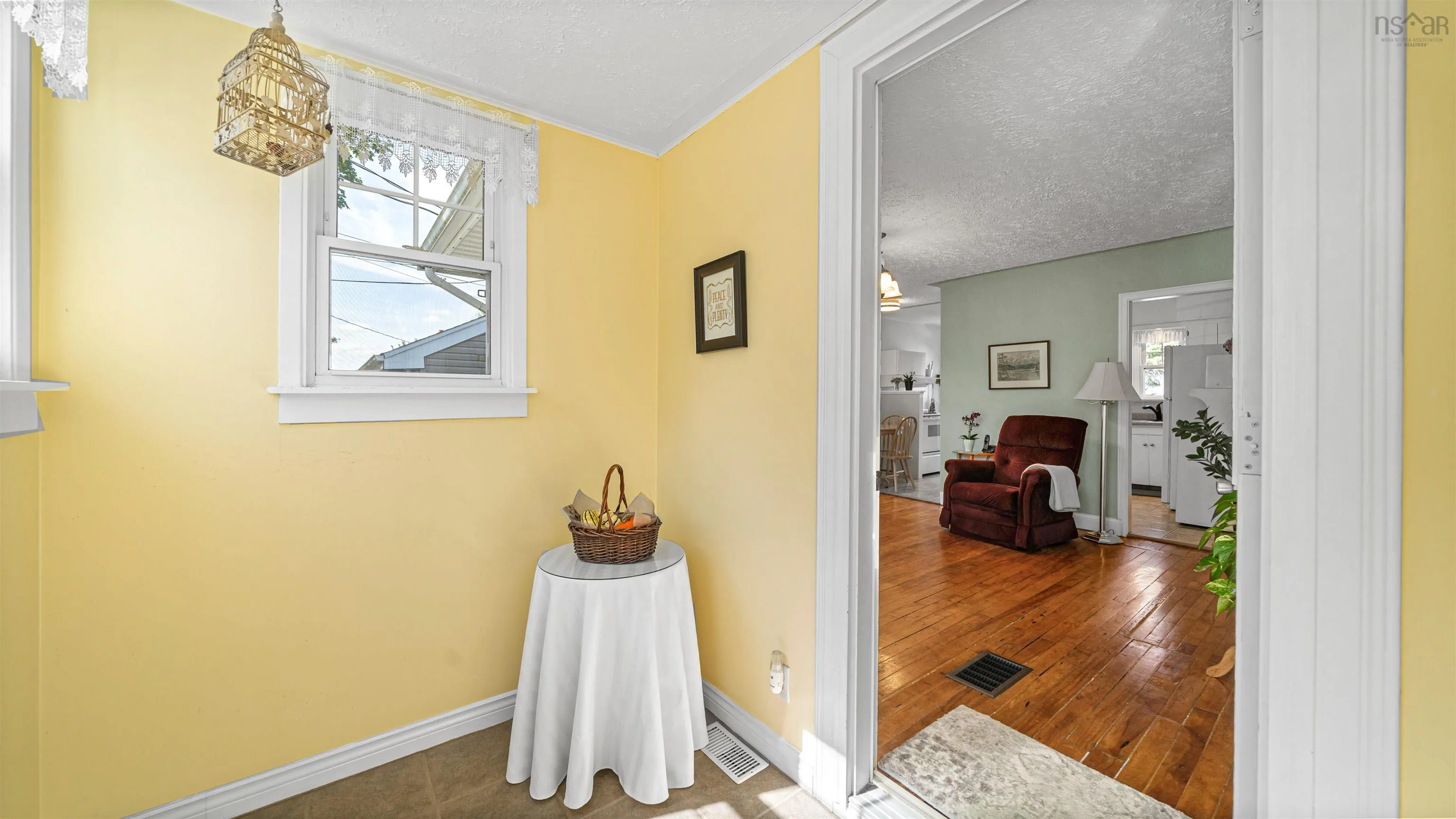 35 Symonds Street, Dartmouth, NS B3A 3L4, 3 Bedrooms Bedrooms, ,1 BathroomBathrooms,Residential,For Sale,Symonds,202523803