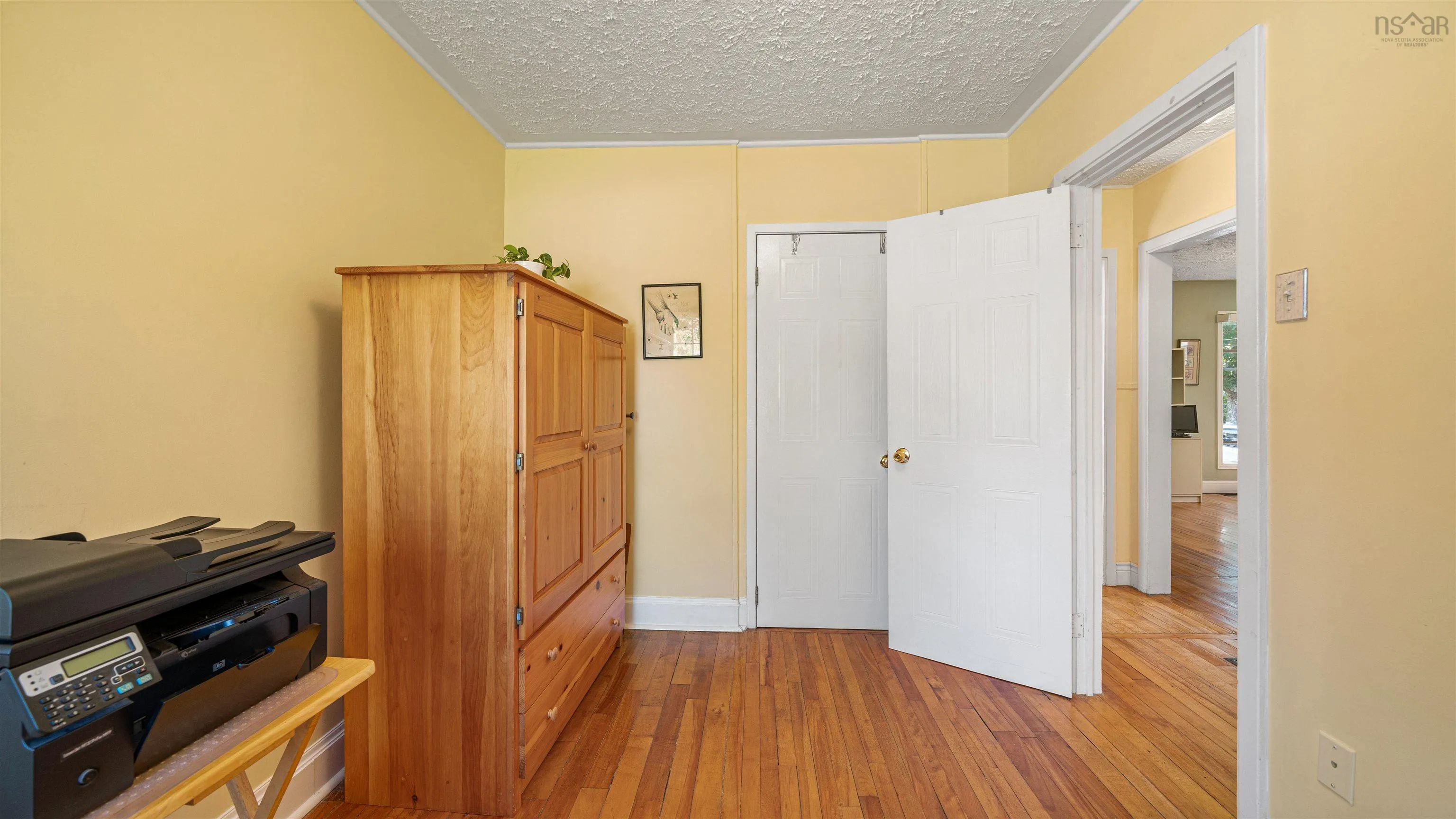 35 Symonds Street, Dartmouth, NS B3A 3L4, 3 Bedrooms Bedrooms, ,1 BathroomBathrooms,Residential,For Sale,Symonds,202523803