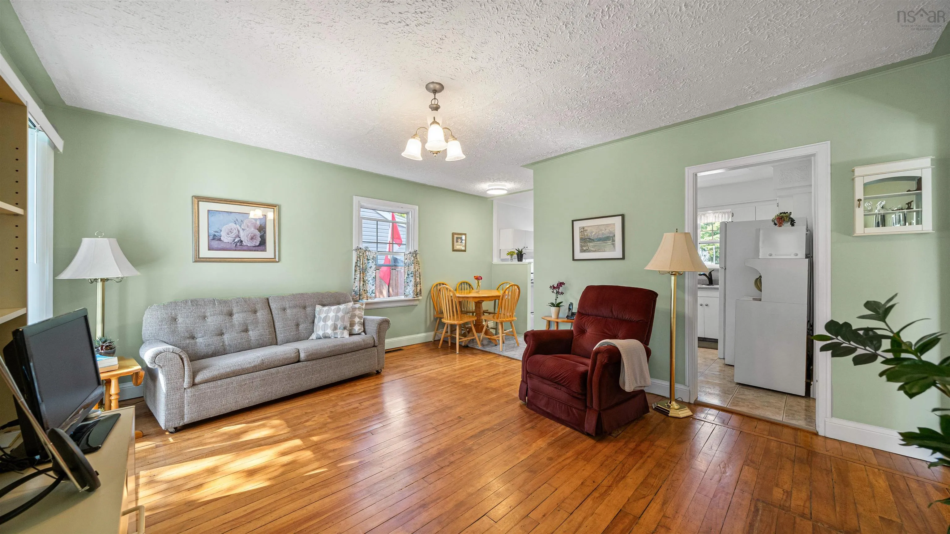 35 Symonds Street, Dartmouth, NS B3A 3L4, 3 Bedrooms Bedrooms, ,1 BathroomBathrooms,Residential,For Sale,Symonds,202523803