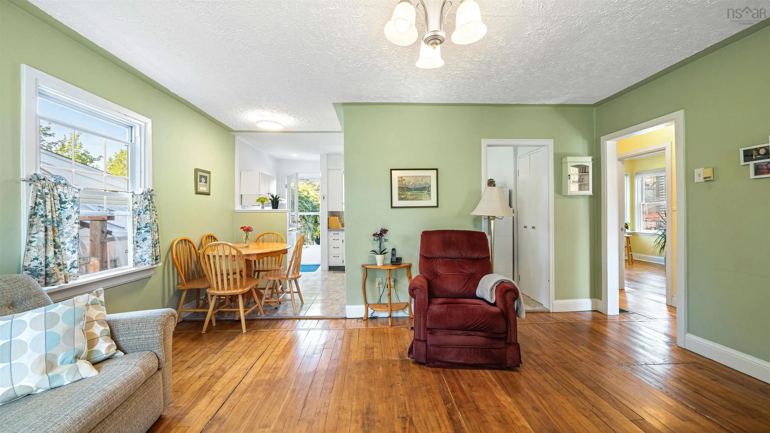 35 Symonds Street, Dartmouth, NS B3A 3L4, 3 Bedrooms Bedrooms, ,1 BathroomBathrooms,Residential,For Sale,Symonds,202523803