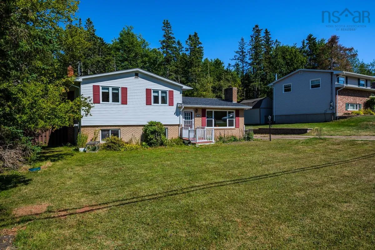 140 Spruce Drive, Salmon River, NS B2N 5R5, 3 Bedrooms Bedrooms, ,2 BathroomsBathrooms,Residential,For Sale,Spruce,202520044