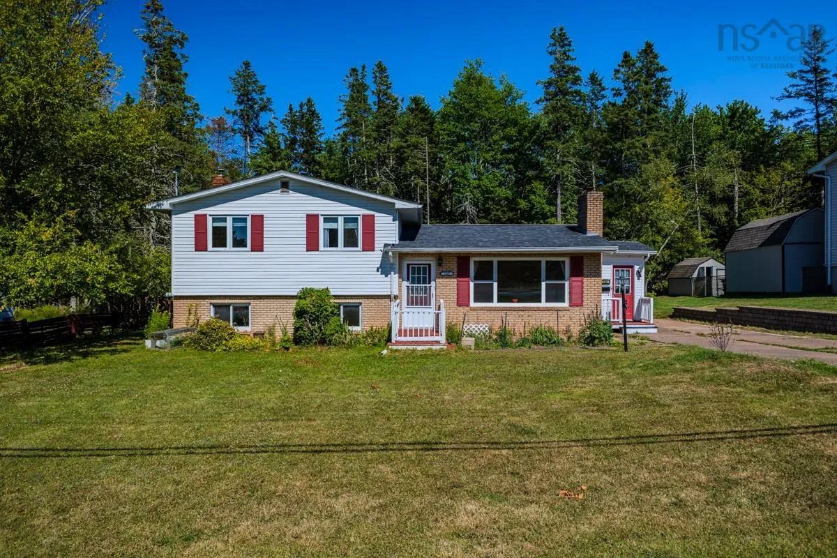140 Spruce Drive, Salmon River, NS B2N 5R5, 3 Bedrooms Bedrooms, ,2 BathroomsBathrooms,Residential,For Sale,Spruce,202520044