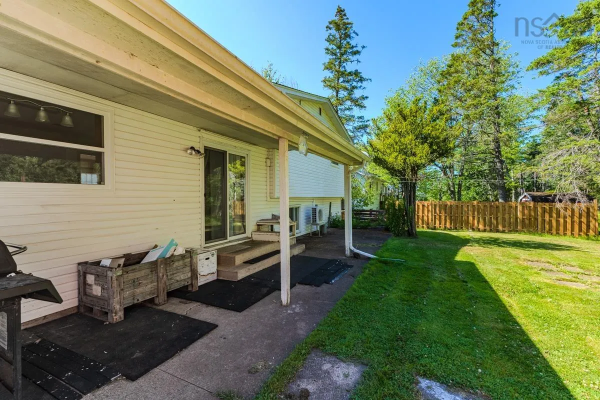 140 Spruce Drive, Salmon River, NS B2N 5R5, 3 Bedrooms Bedrooms, ,2 BathroomsBathrooms,Residential,For Sale,Spruce,202520044