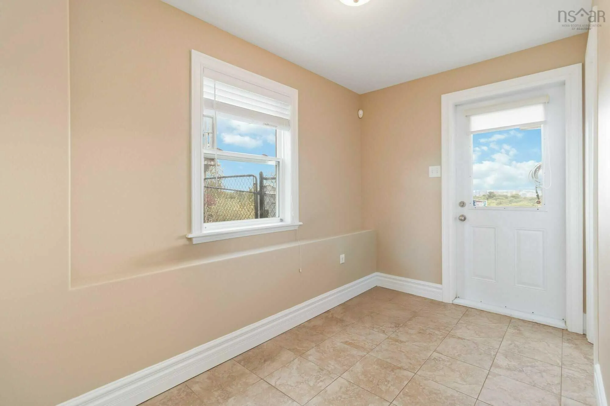 75 Joffre Street, Dartmouth, NS B2Y 3C7, 3 Bedrooms Bedrooms, ,4 BathroomsBathrooms,Residential,For Sale,Joffre,202524257