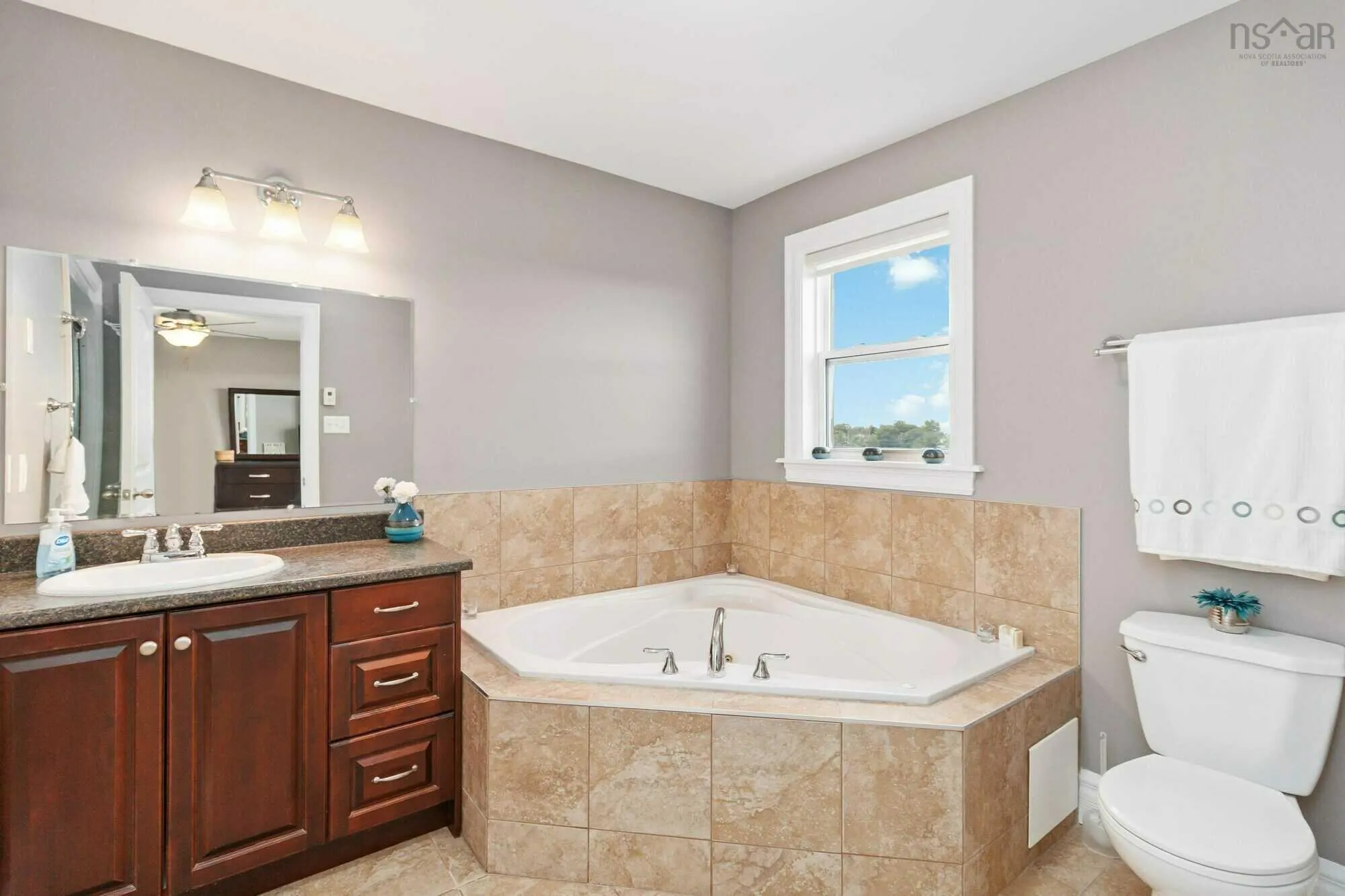 75 Joffre Street, Dartmouth, NS B2Y 3C7, 3 Bedrooms Bedrooms, ,4 BathroomsBathrooms,Residential,For Sale,Joffre,202524257