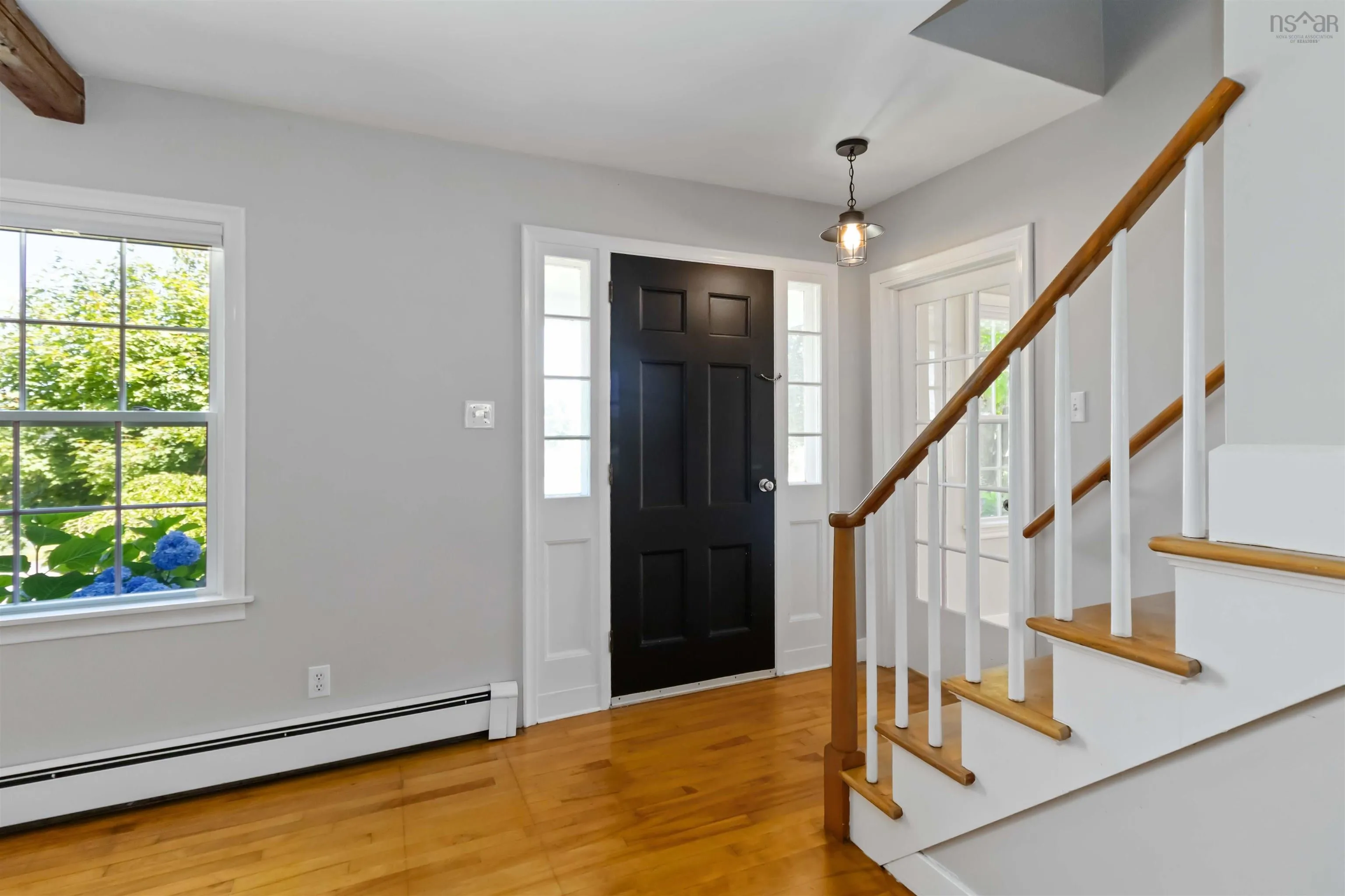 385 Green Street, Lunenburg, NS B0J 2C0, 2 Bedrooms Bedrooms, ,3 BathroomsBathrooms,Residential,For Sale,Green,202520096