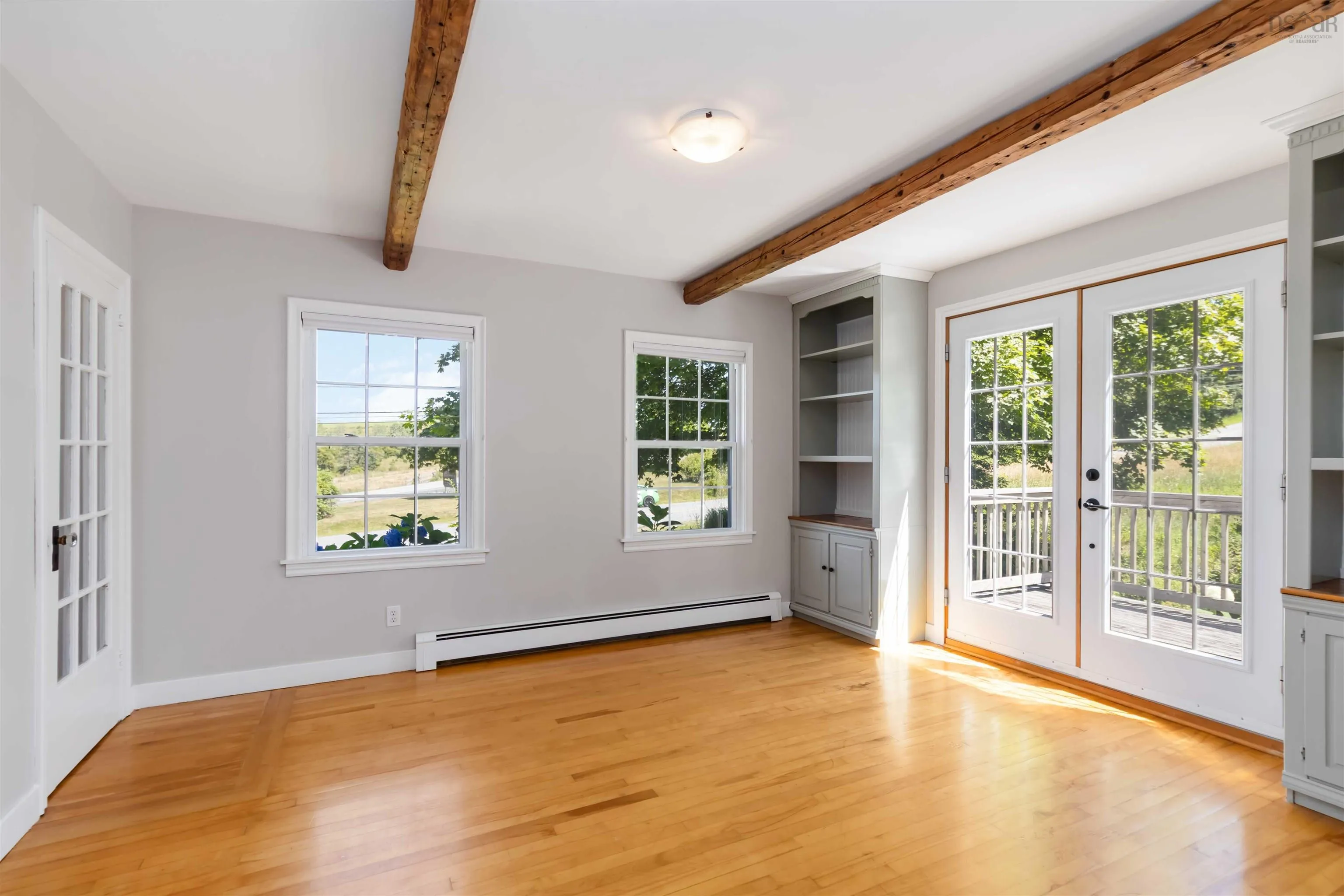 385 Green Street, Lunenburg, NS B0J 2C0, 2 Bedrooms Bedrooms, ,3 BathroomsBathrooms,Residential,For Sale,Green,202520096