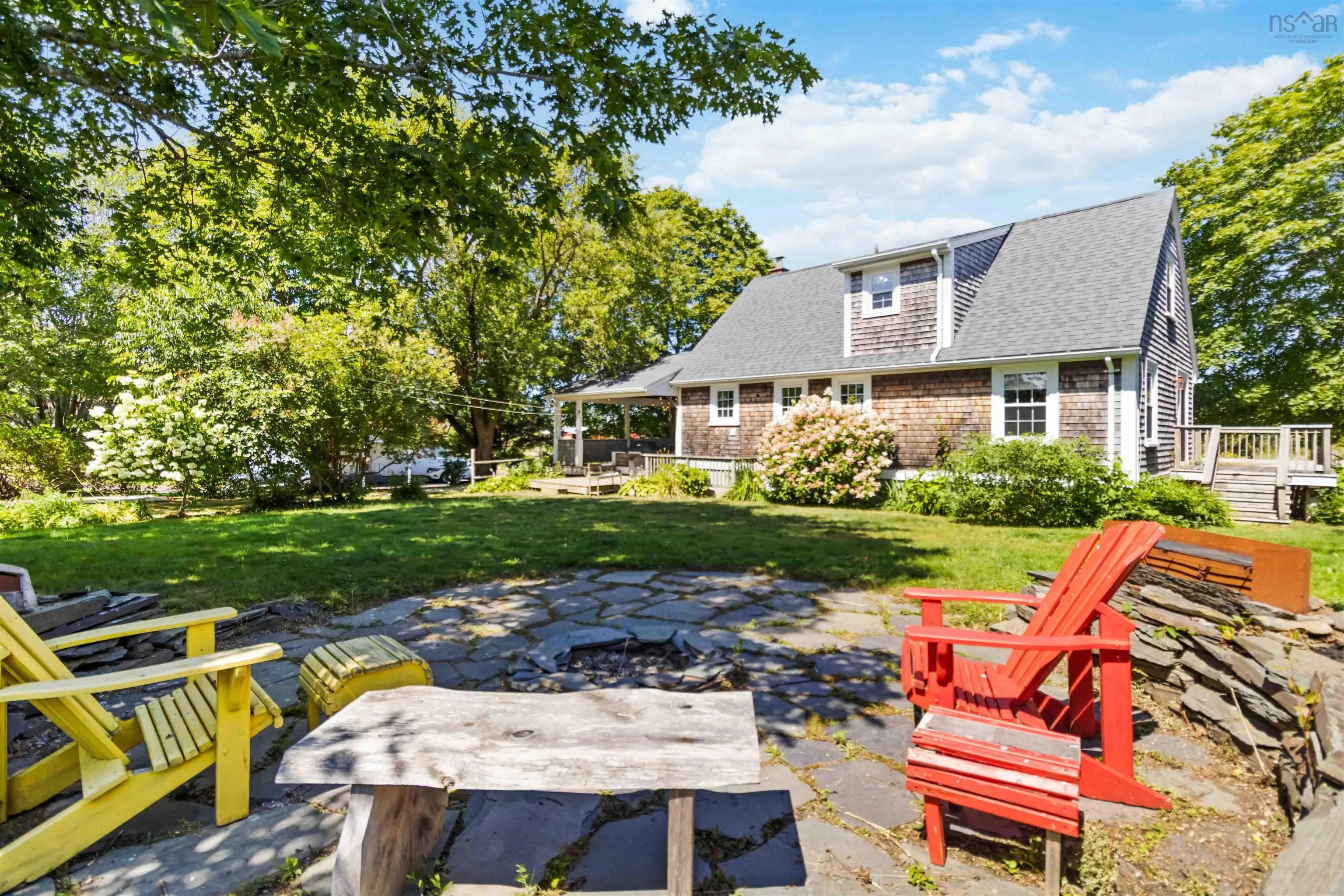 385 Green Street, Lunenburg, NS B0J 2C0, 2 Bedrooms Bedrooms, ,3 BathroomsBathrooms,Residential,For Sale,Green,202520096
