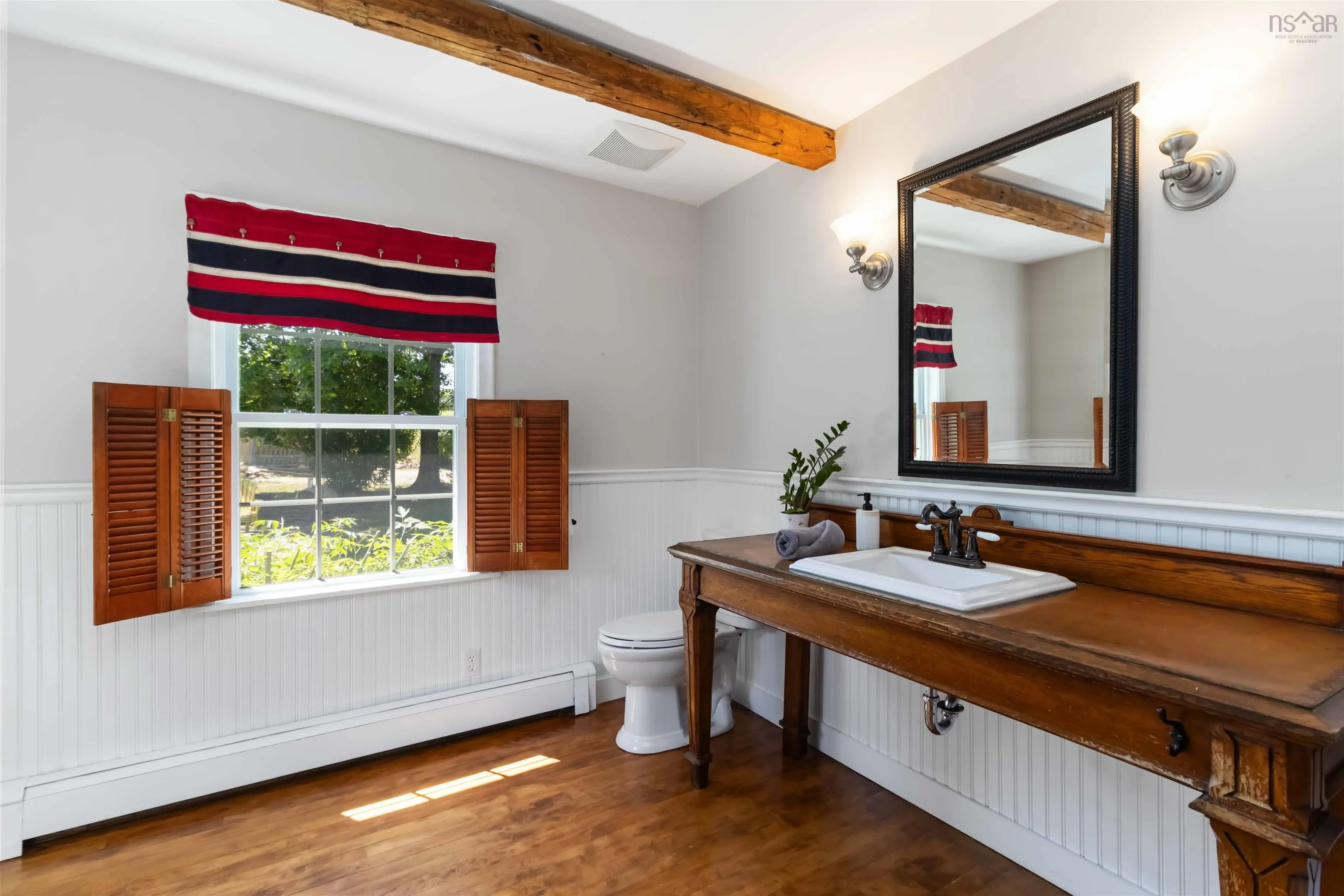 385 Green Street, Lunenburg, NS B0J 2C0, 2 Bedrooms Bedrooms, ,3 BathroomsBathrooms,Residential,For Sale,Green,202520096