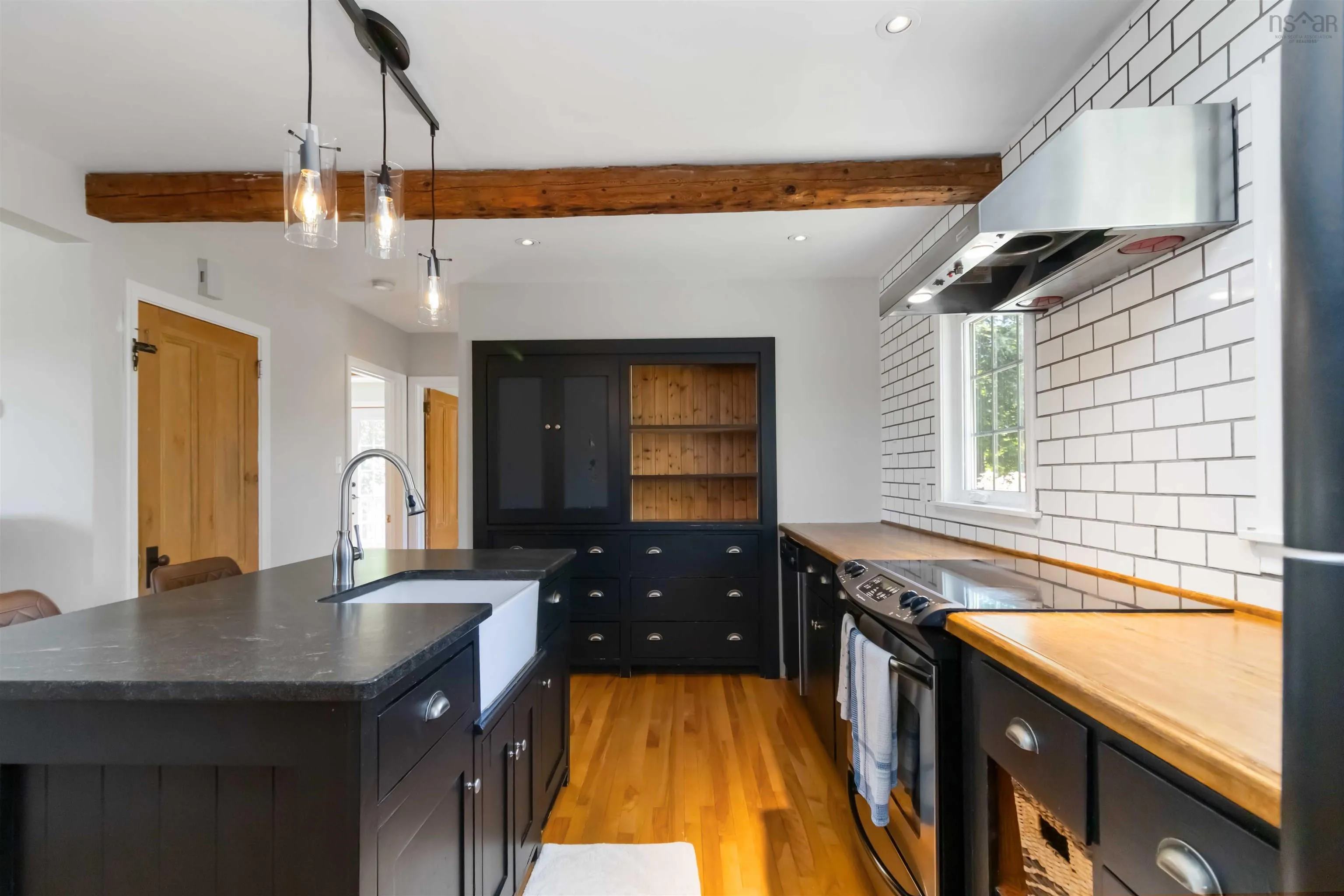 385 Green Street, Lunenburg, NS B0J 2C0, 2 Bedrooms Bedrooms, ,3 BathroomsBathrooms,Residential,For Sale,Green,202520096