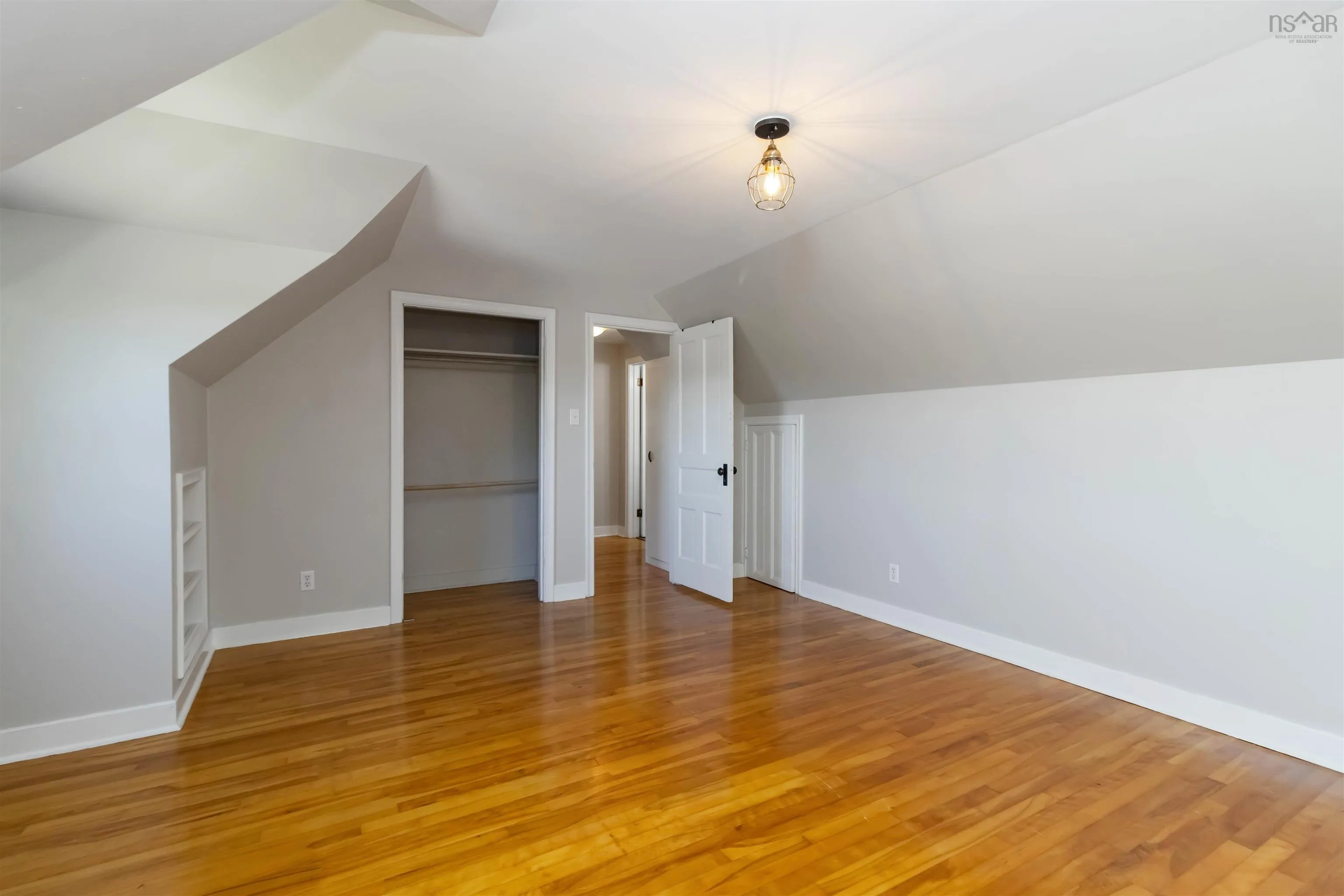 385 Green Street, Lunenburg, NS B0J 2C0, 2 Bedrooms Bedrooms, ,3 BathroomsBathrooms,Residential,For Sale,Green,202520096
