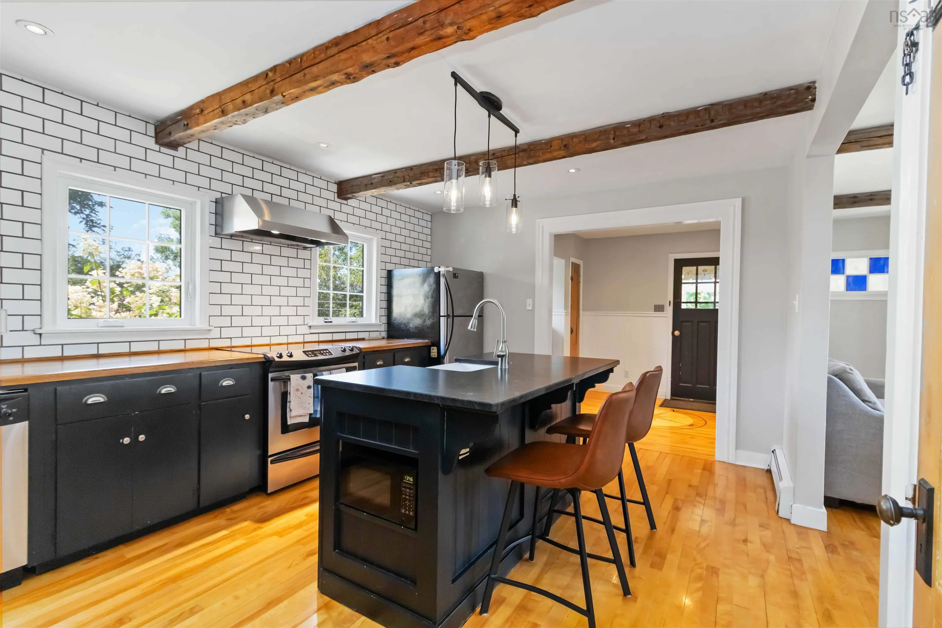 385 Green Street, Lunenburg, NS B0J 2C0, 2 Bedrooms Bedrooms, ,3 BathroomsBathrooms,Residential,For Sale,Green,202520096