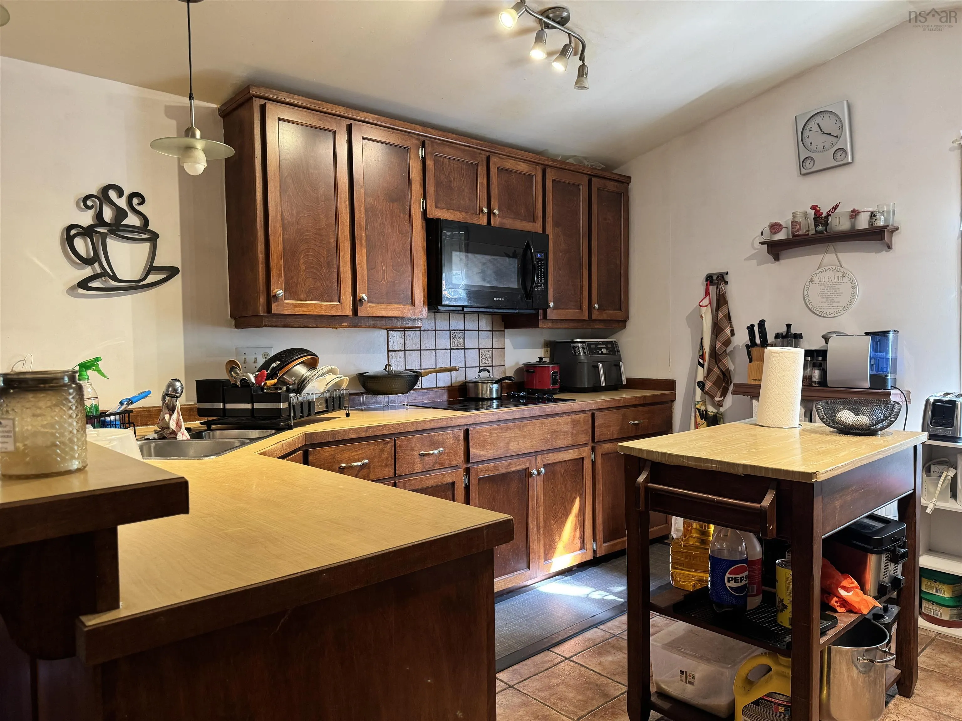 65 Company Street, New Glasgow, NS B2H 1N9, 7 Bedrooms Bedrooms, ,Residential Income,For Sale,Company,202524853