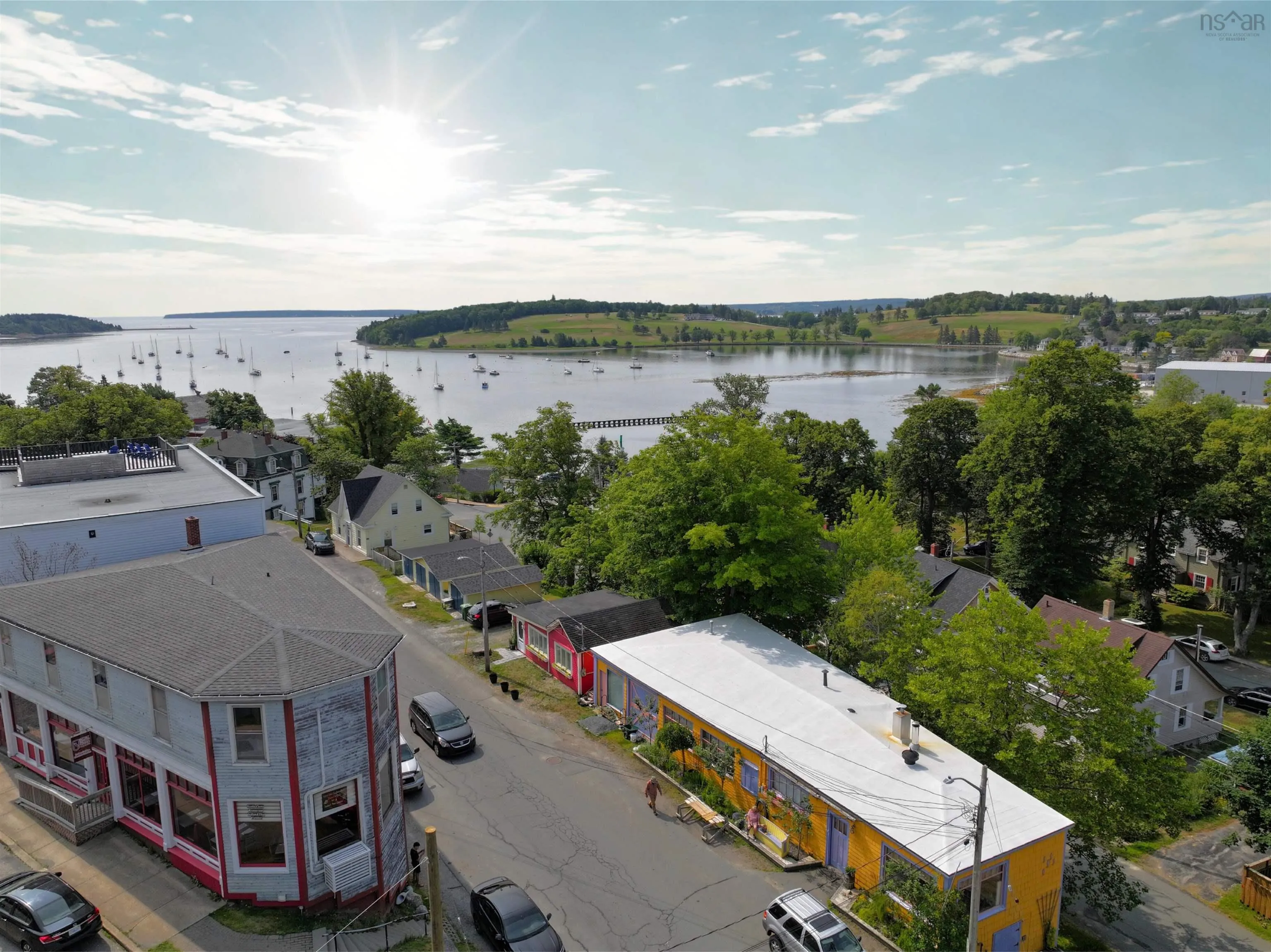 10 Pelham Street, Lunenburg, NS B0J 2C0, 1 Bedroom Bedrooms, ,1 BathroomBathrooms,Residential,For Sale,Pelham,202520719