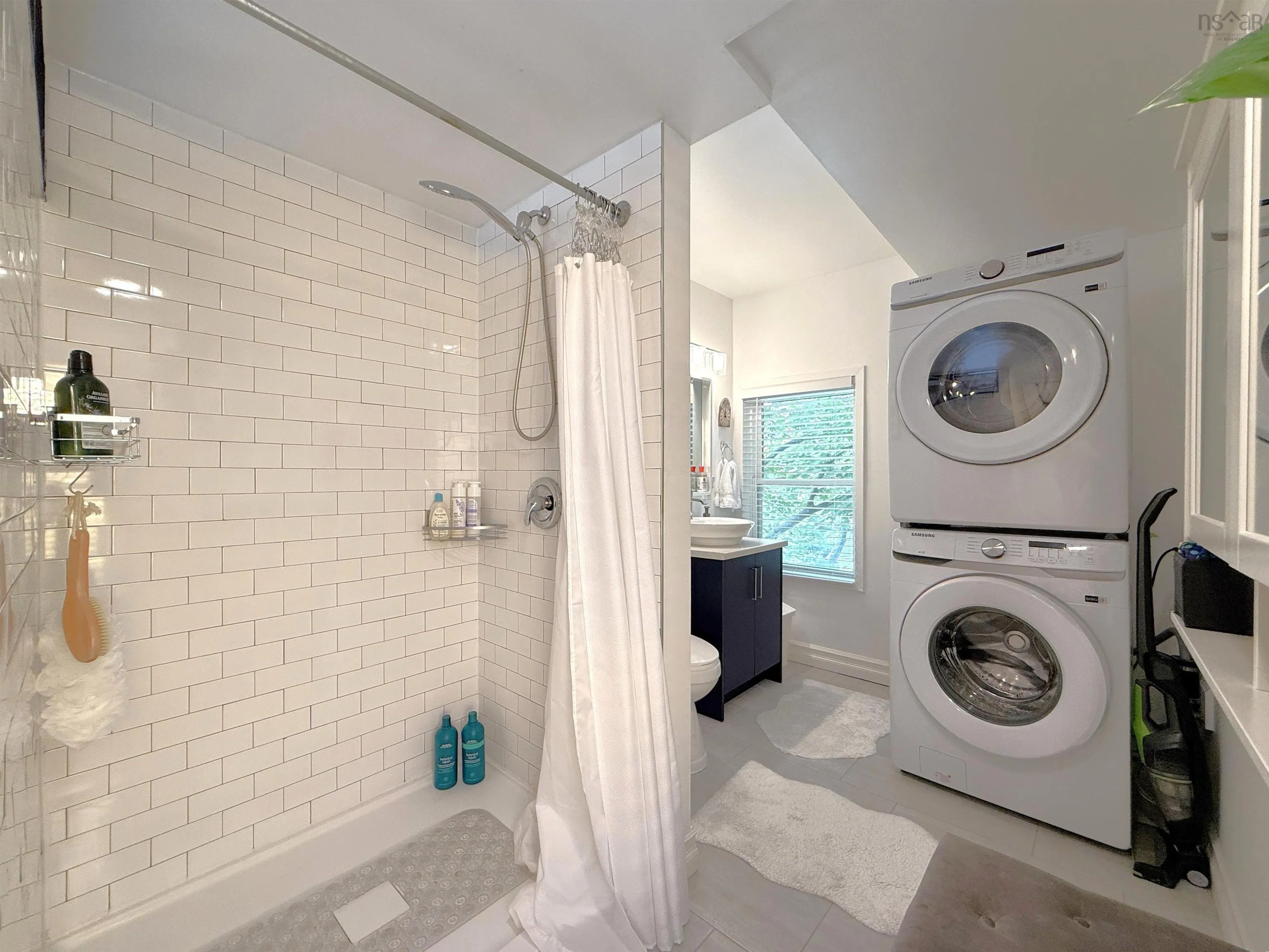 10 Pelham Street, Lunenburg, NS B0J 2C0, 1 Bedroom Bedrooms, ,1 BathroomBathrooms,Residential,For Sale,Pelham,202520719