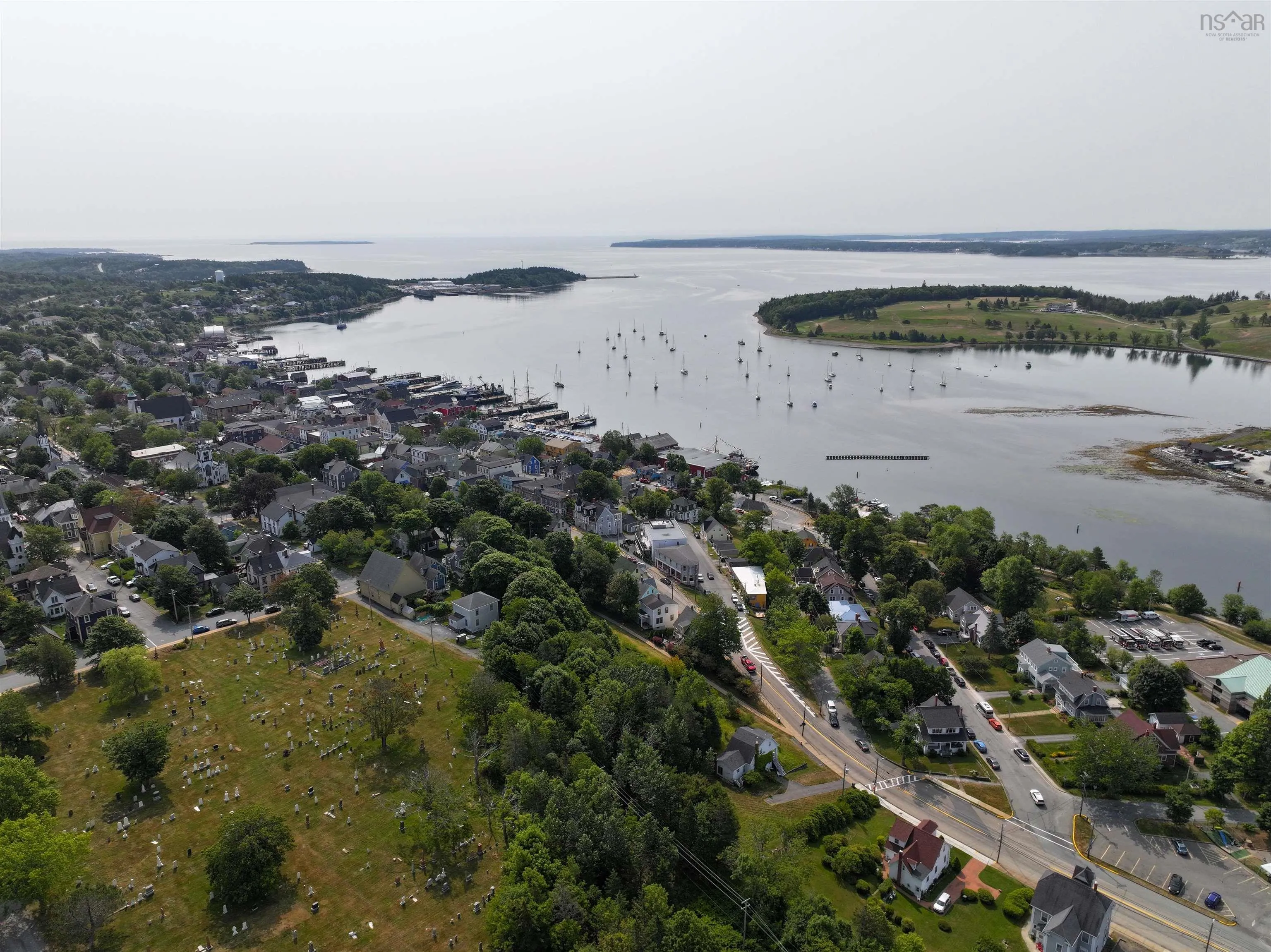 10 Pelham Street, Lunenburg, NS B0J 2C0, 1 Bedroom Bedrooms, ,1 BathroomBathrooms,Residential,For Sale,Pelham,202520719