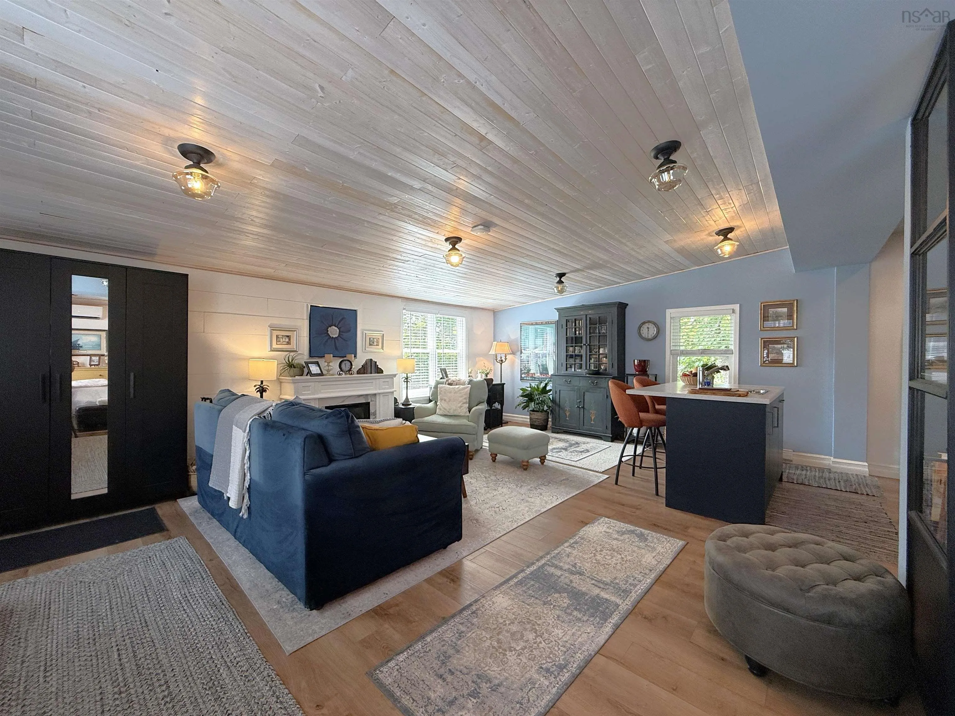 10 Pelham Street, Lunenburg, NS B0J 2C0, 1 Bedroom Bedrooms, ,1 BathroomBathrooms,Residential,For Sale,Pelham,202520719