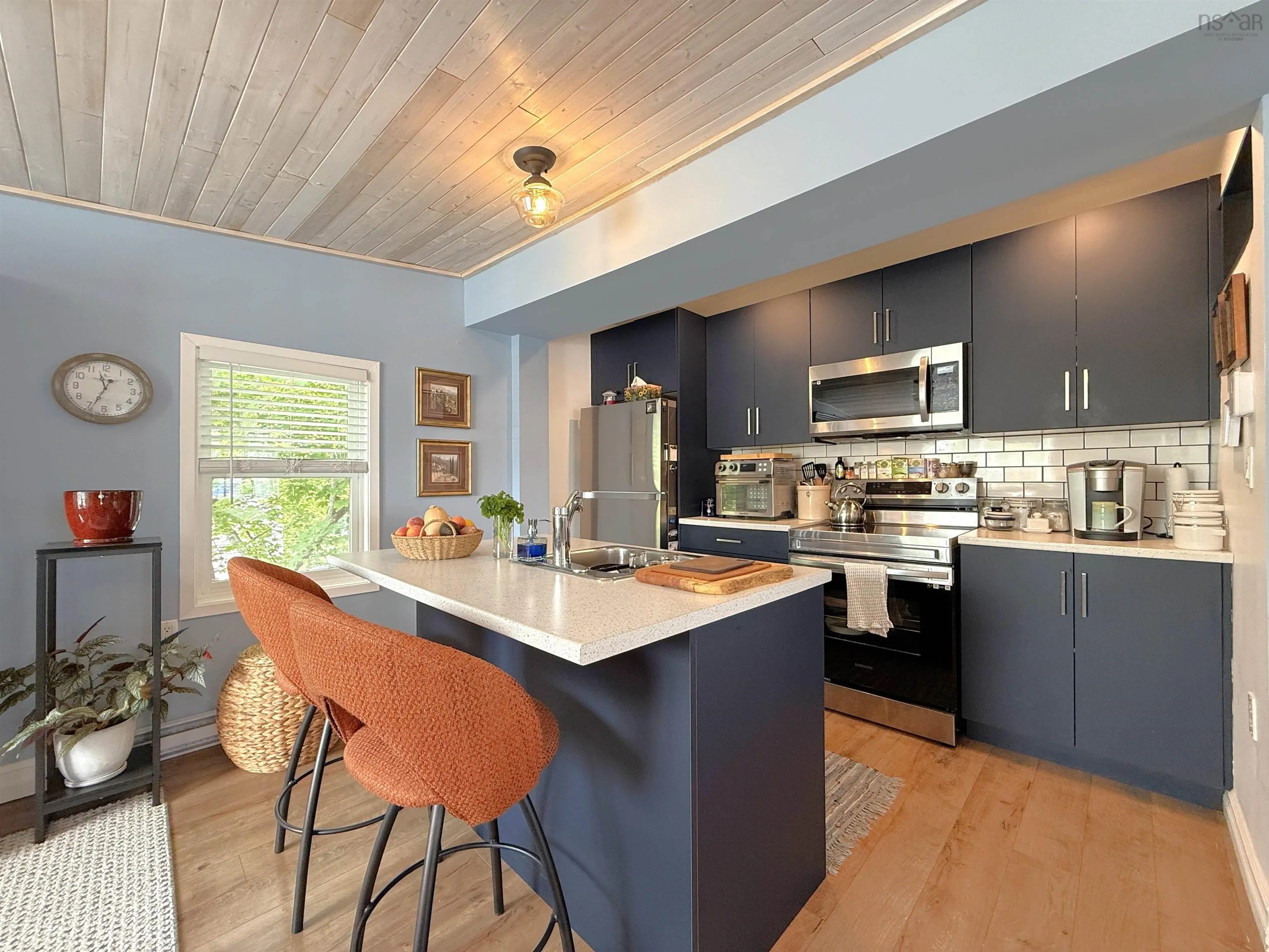 10 Pelham Street, Lunenburg, NS B0J 2C0, 1 Bedroom Bedrooms, ,1 BathroomBathrooms,Residential,For Sale,Pelham,202520719