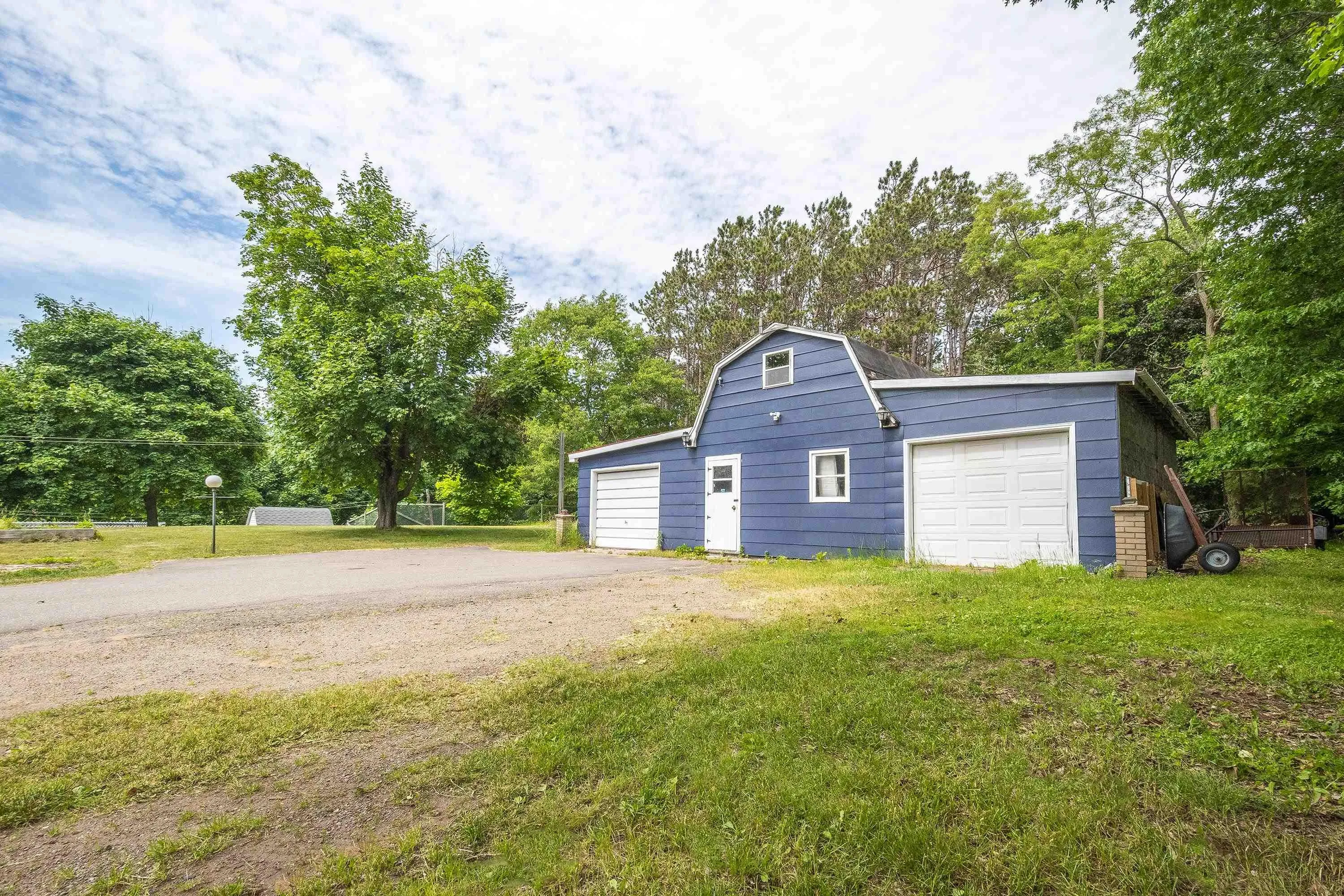 1604 Maple Street, Kingston, NS B0P 1R0, 4 Bedrooms Bedrooms, ,3 BathroomsBathrooms,Residential,For Sale,Maple,202516136