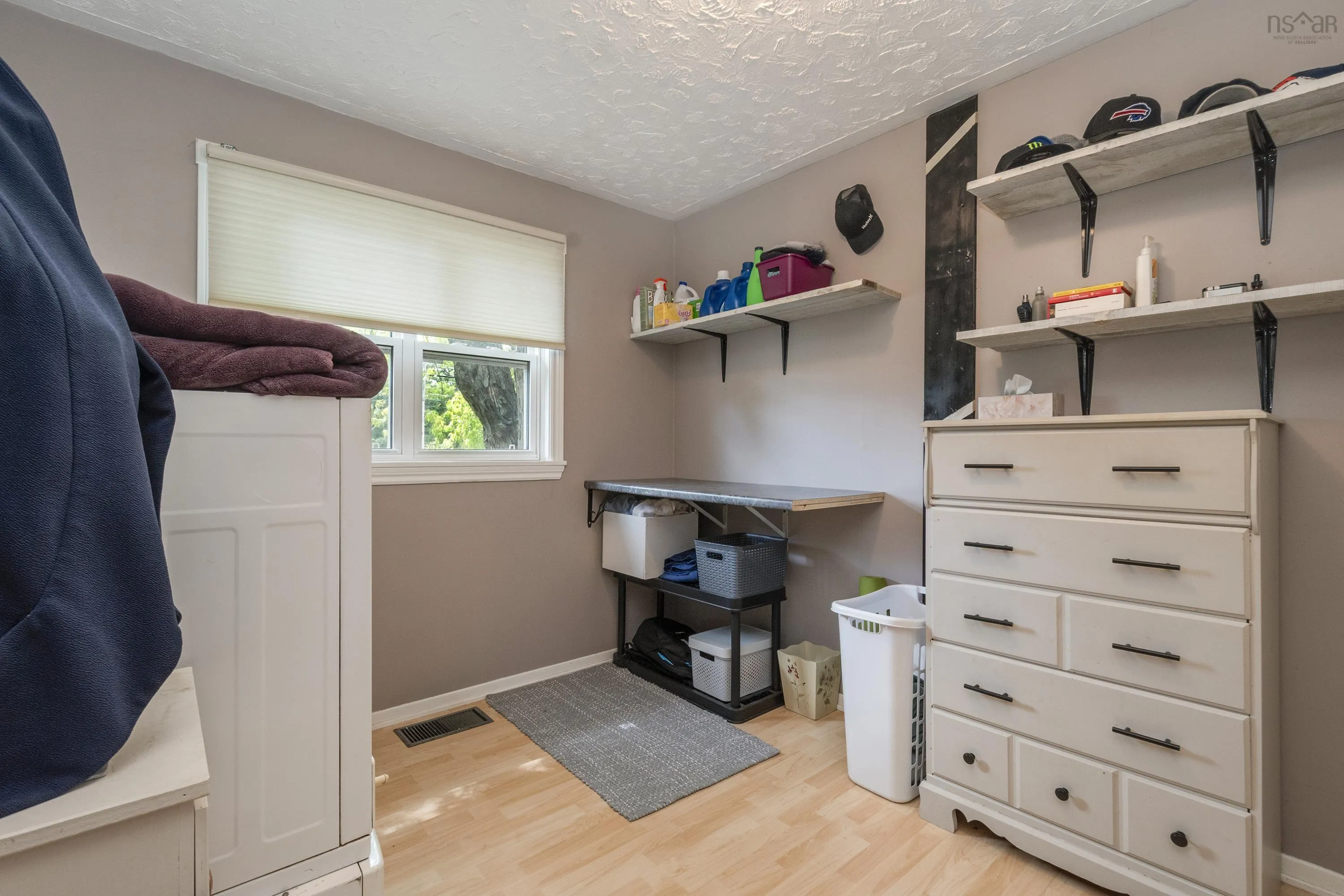1604 Maple Street, Kingston, NS B0P 1R0, 4 Bedrooms Bedrooms, ,3 BathroomsBathrooms,Residential,For Sale,Maple,202516136