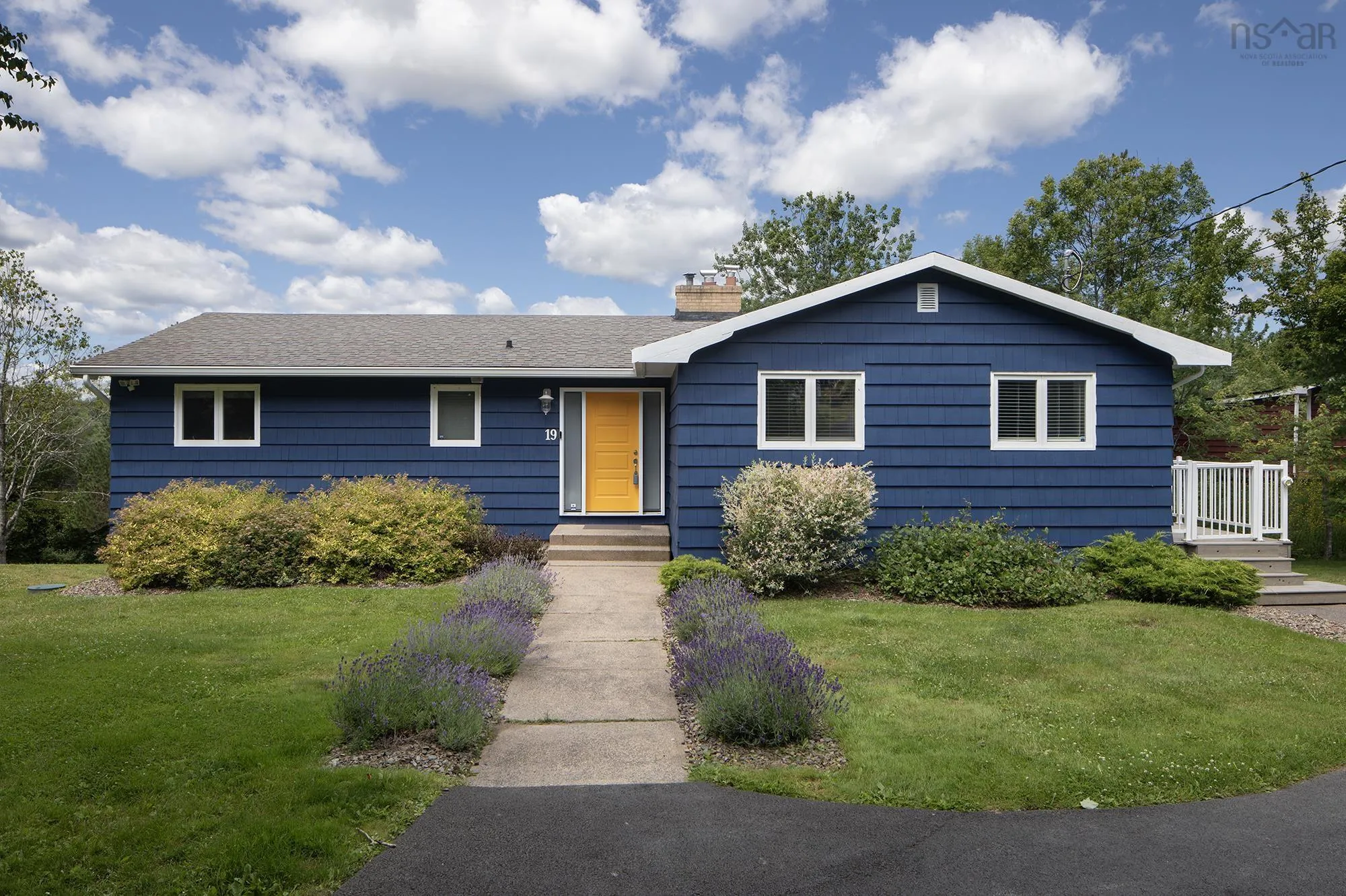 19 Francie Drive, Williamswood, NS B3V 1C1, 3 Bedrooms Bedrooms, ,2 BathroomsBathrooms,Residential,For Sale,Francie,202511457