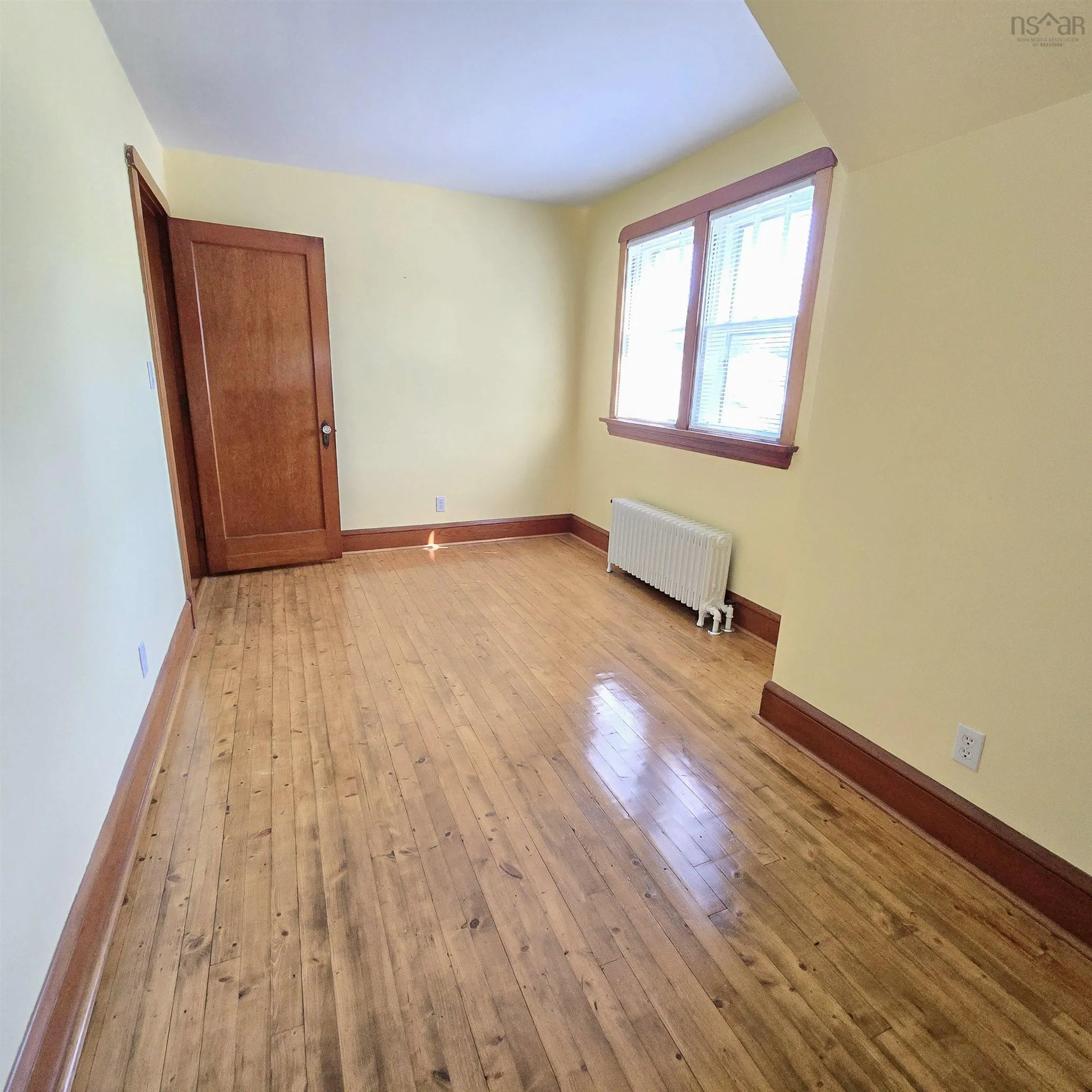 142 Shandwick Street, Sydney, NS B1P 4V6, 5 Bedrooms Bedrooms, ,3 BathroomsBathrooms,Residential,For Sale,Shandwick,202520651