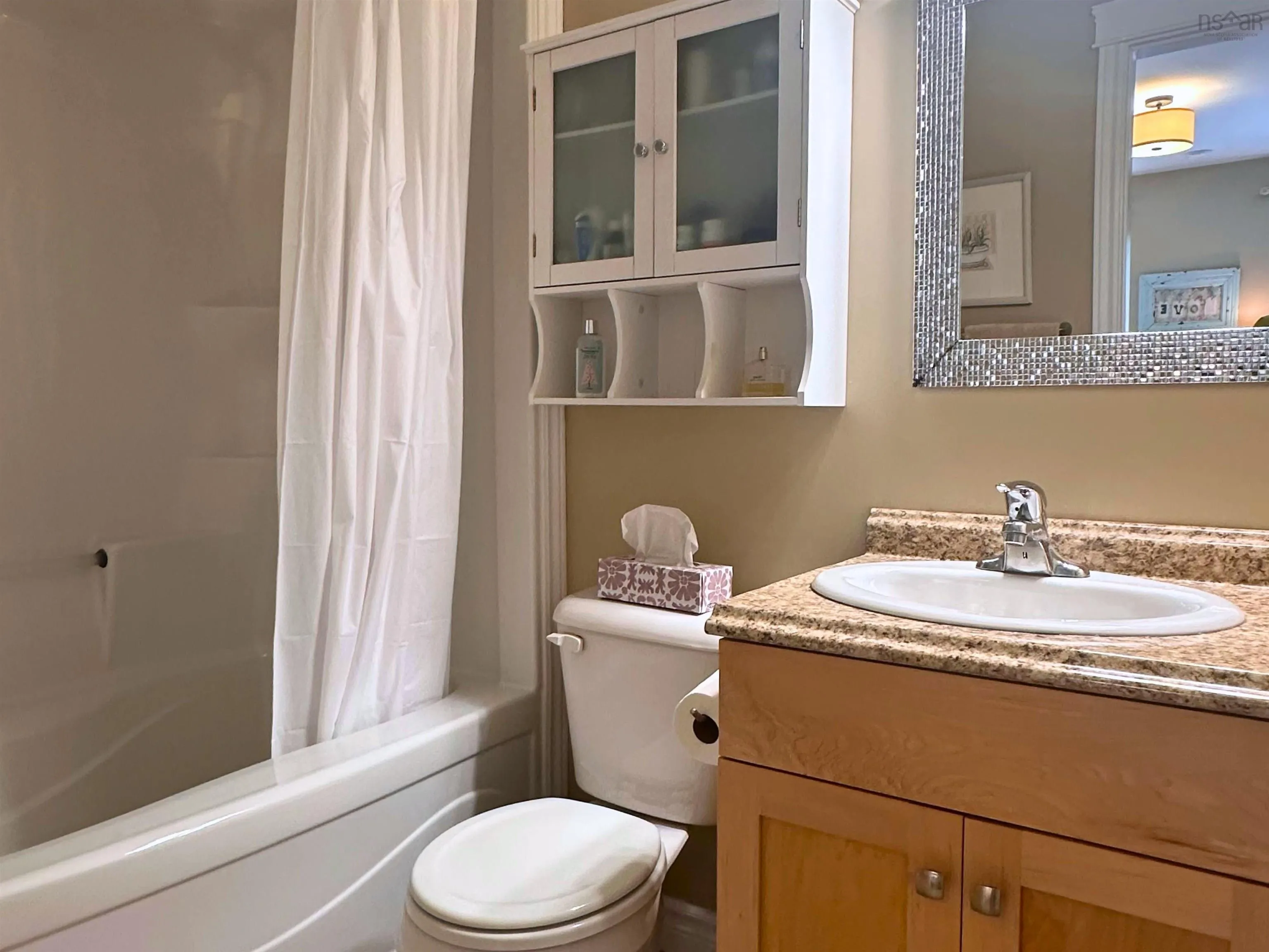 96 Etna Street, Bridgewater, NS B4V 8Z4, 3 Bedrooms Bedrooms, ,3 BathroomsBathrooms,Residential,For Sale,Etna,202521934