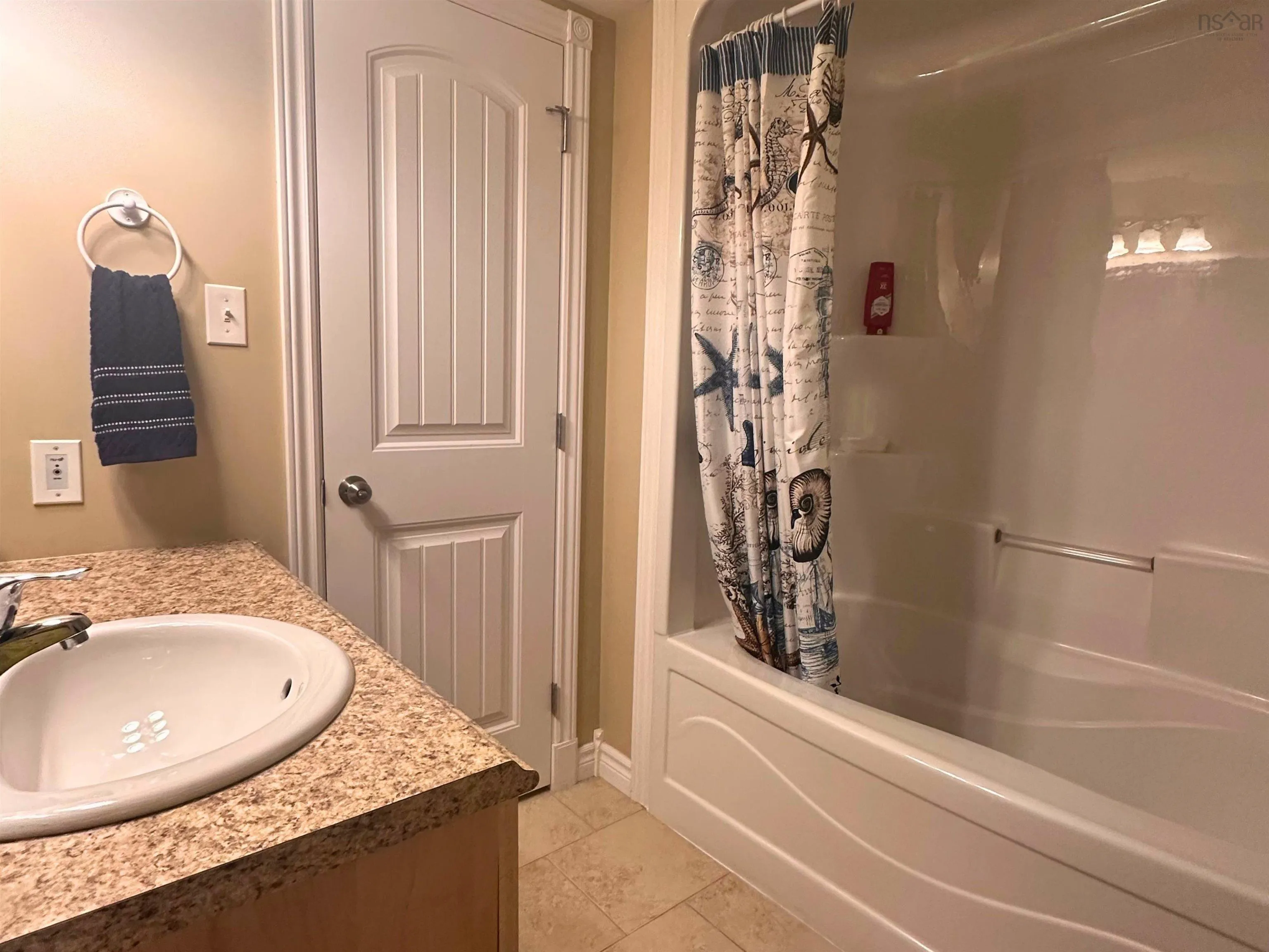 96 Etna Street, Bridgewater, NS B4V 8Z4, 3 Bedrooms Bedrooms, ,3 BathroomsBathrooms,Residential,For Sale,Etna,202521934