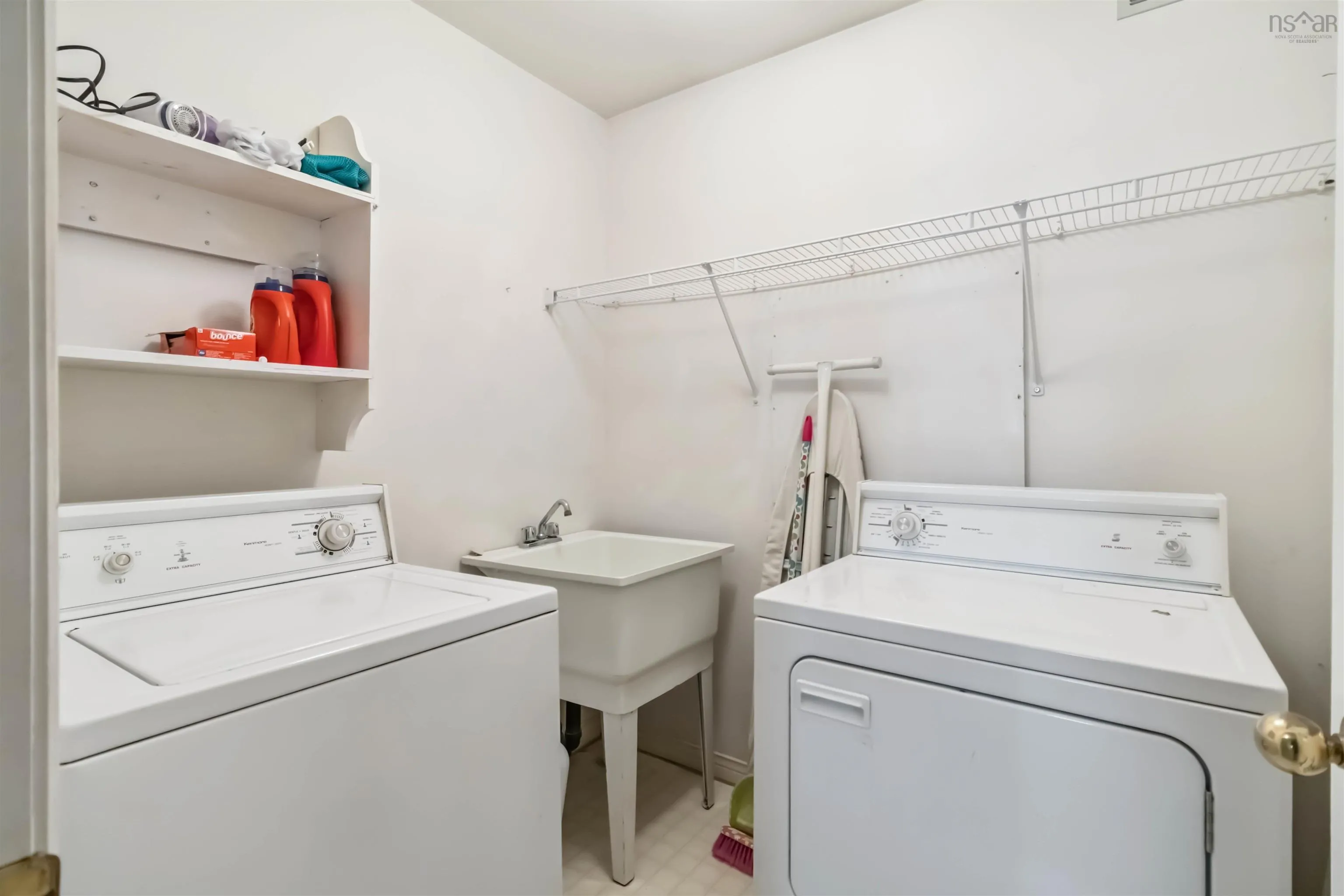 10 Crystal Drive, Bedford, NS B4A 3R4, 4 Bedrooms Bedrooms, ,3 BathroomsBathrooms,Residential,For Sale,Crystal,202516209