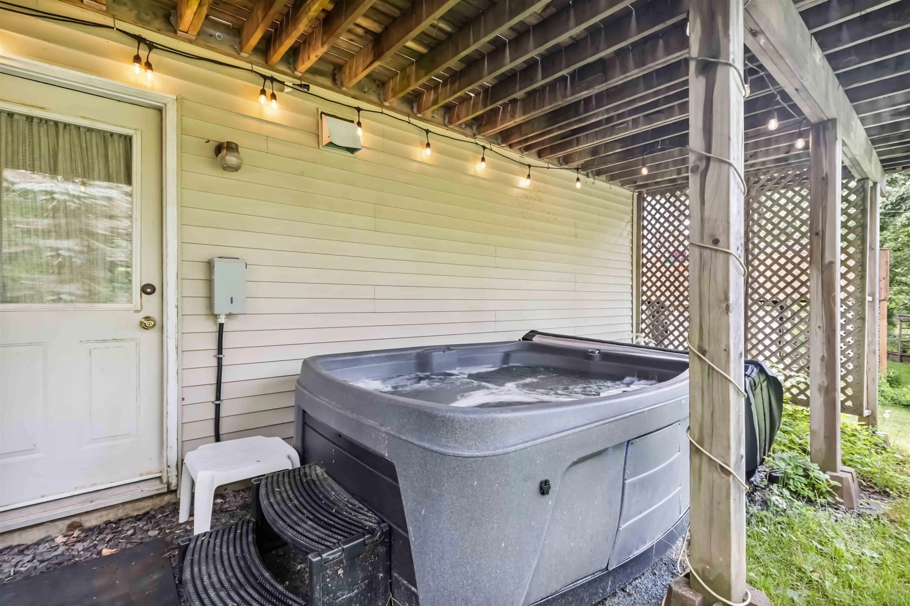 10 Crystal Drive, Bedford, NS B4A 3R4, 4 Bedrooms Bedrooms, ,3 BathroomsBathrooms,Residential,For Sale,Crystal,202516209