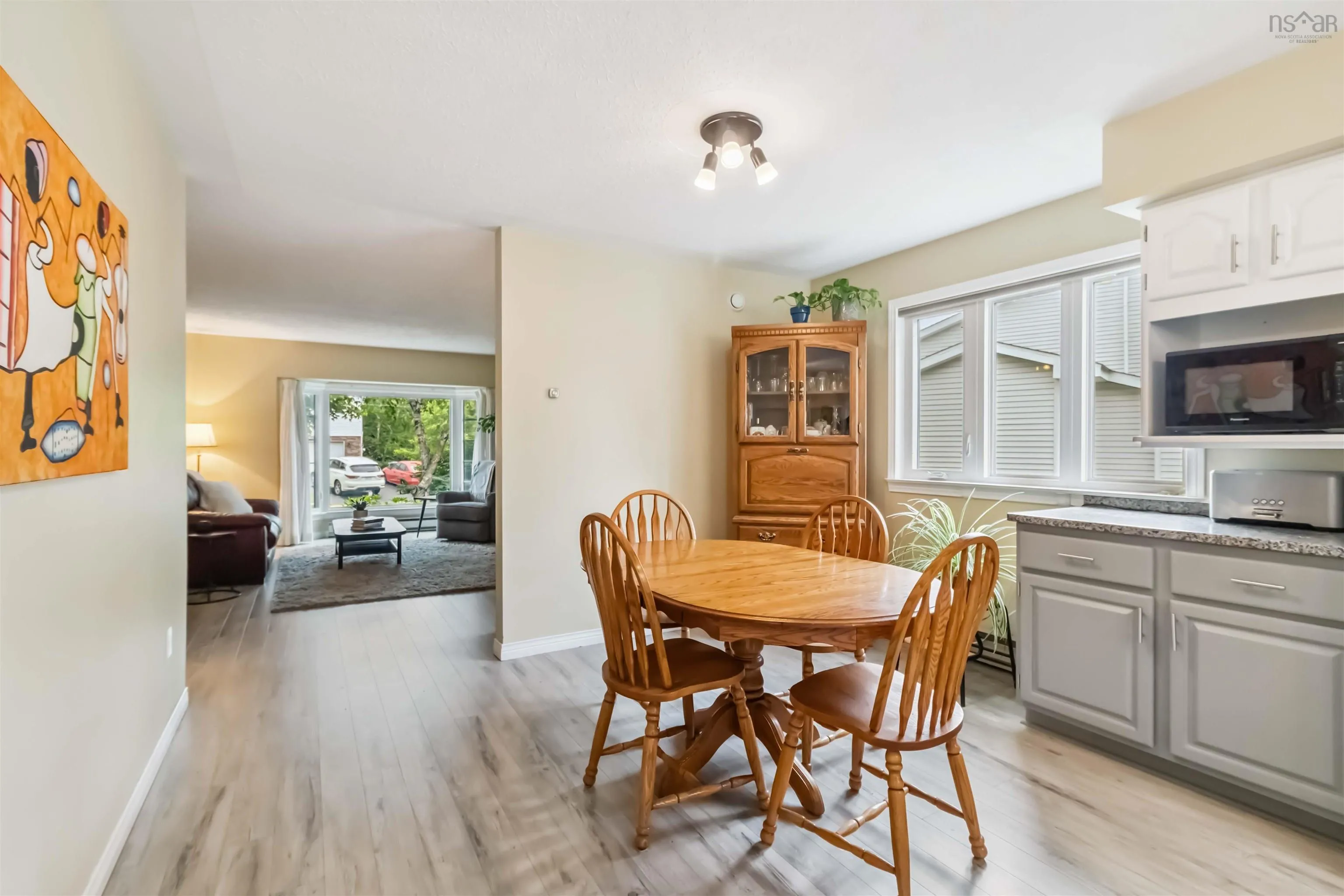 10 Crystal Drive, Bedford, NS B4A 3R4, 4 Bedrooms Bedrooms, ,3 BathroomsBathrooms,Residential,For Sale,Crystal,202516209
